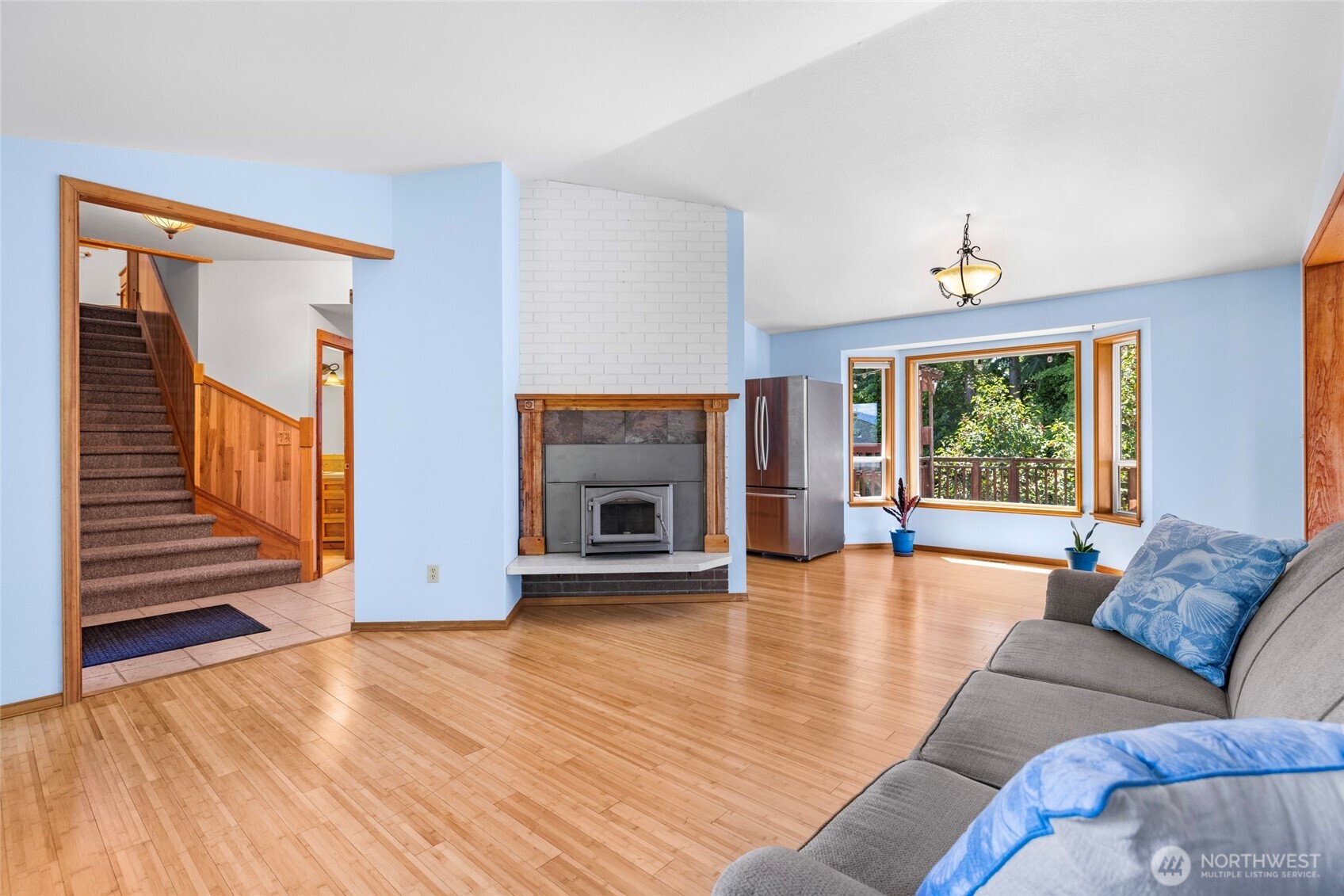 801 N Waugh Road Property Photo 6