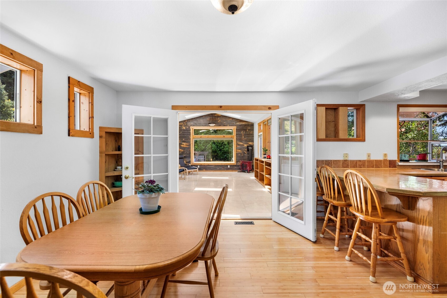 801 N Waugh Road Property Photo 19