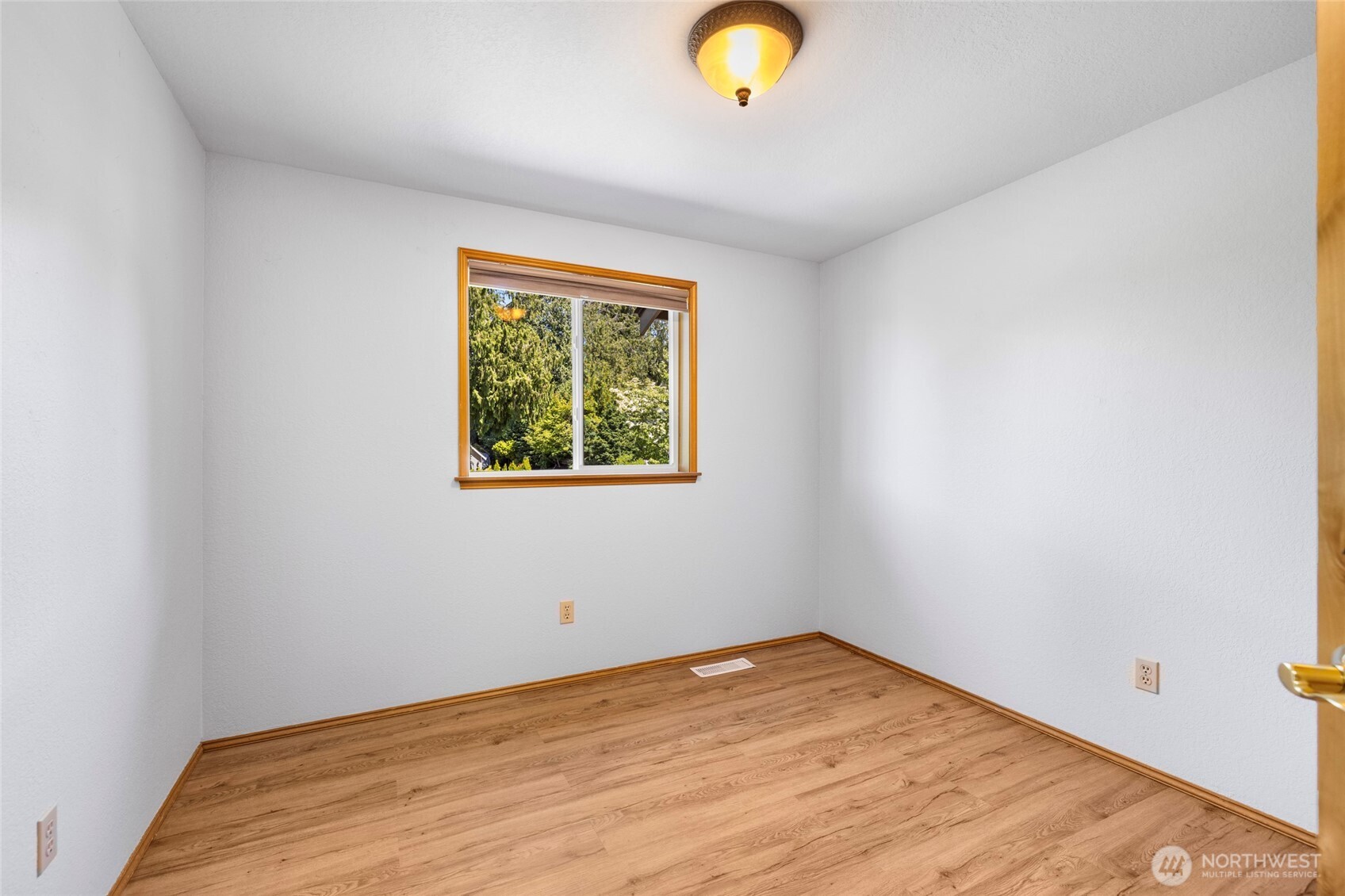 801 N Waugh Road Property Photo 30