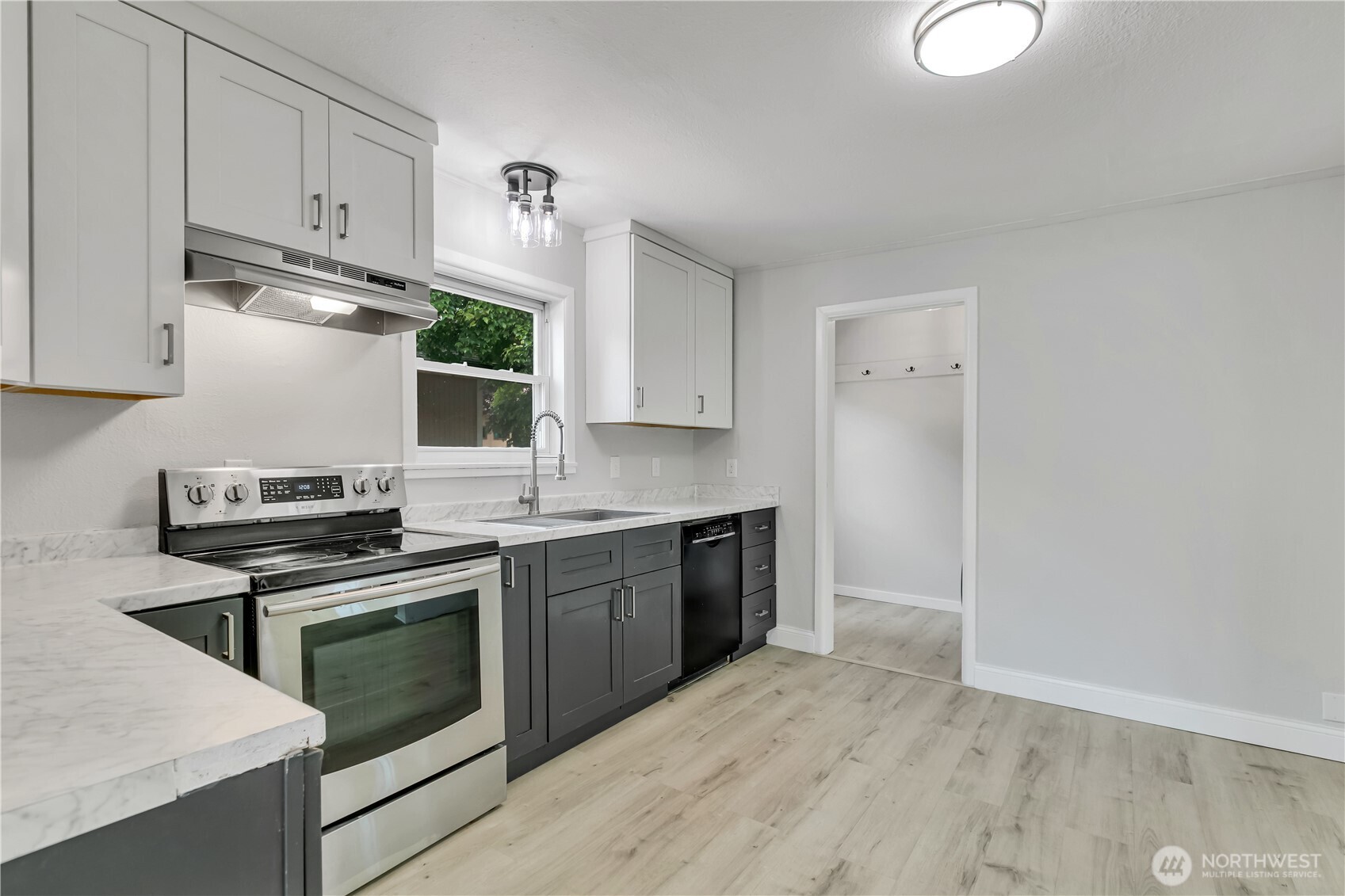 137 Wayne Avenue Property Photo 13