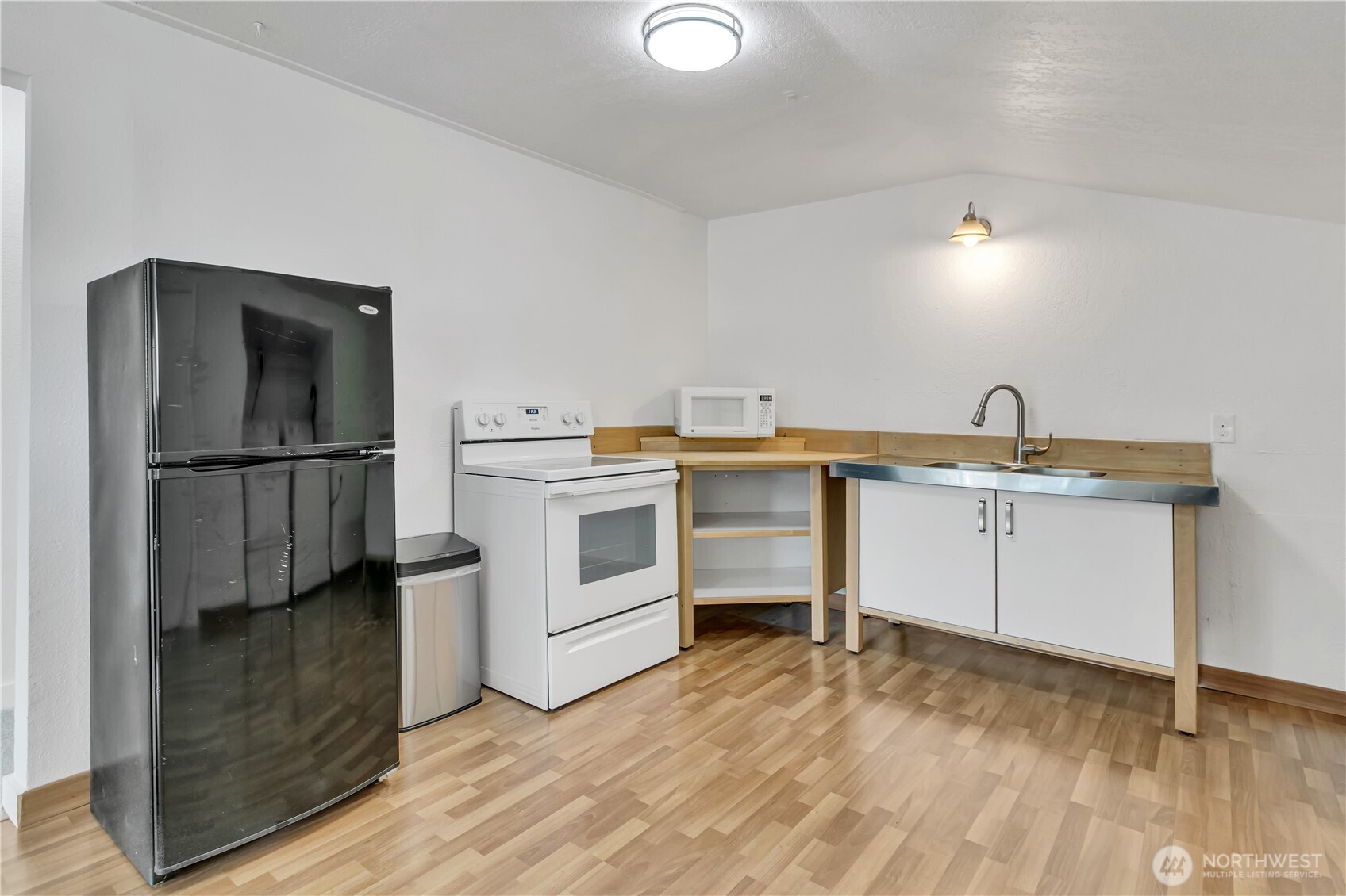137 Wayne Avenue Property Photo 25
