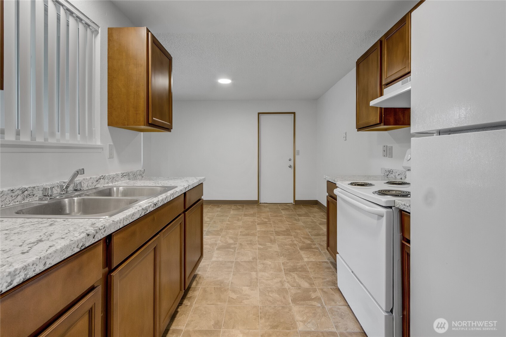 17002 6th Avenue Property Photo 7