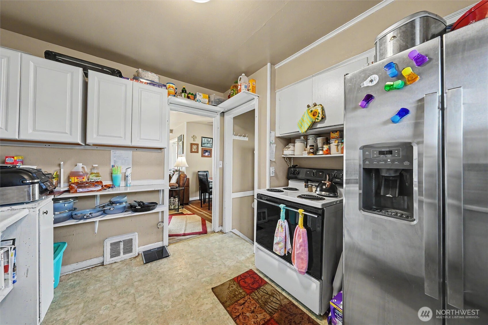 204 E Street Property Photo 8