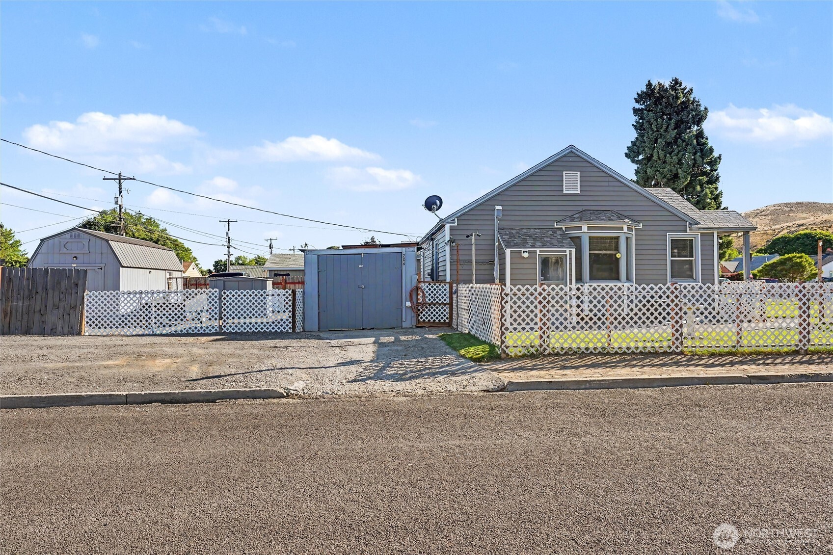 204 E Street Property Photo 26