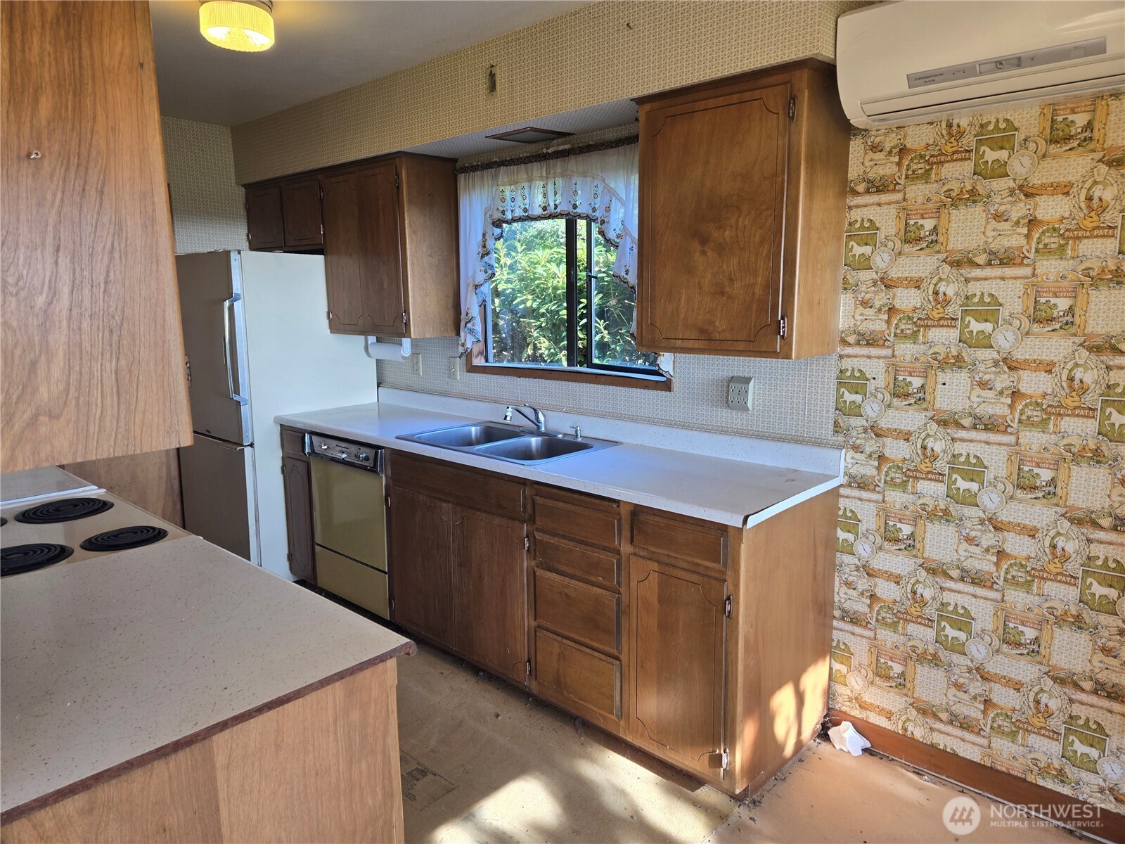 30011 J Place Property Photo 11