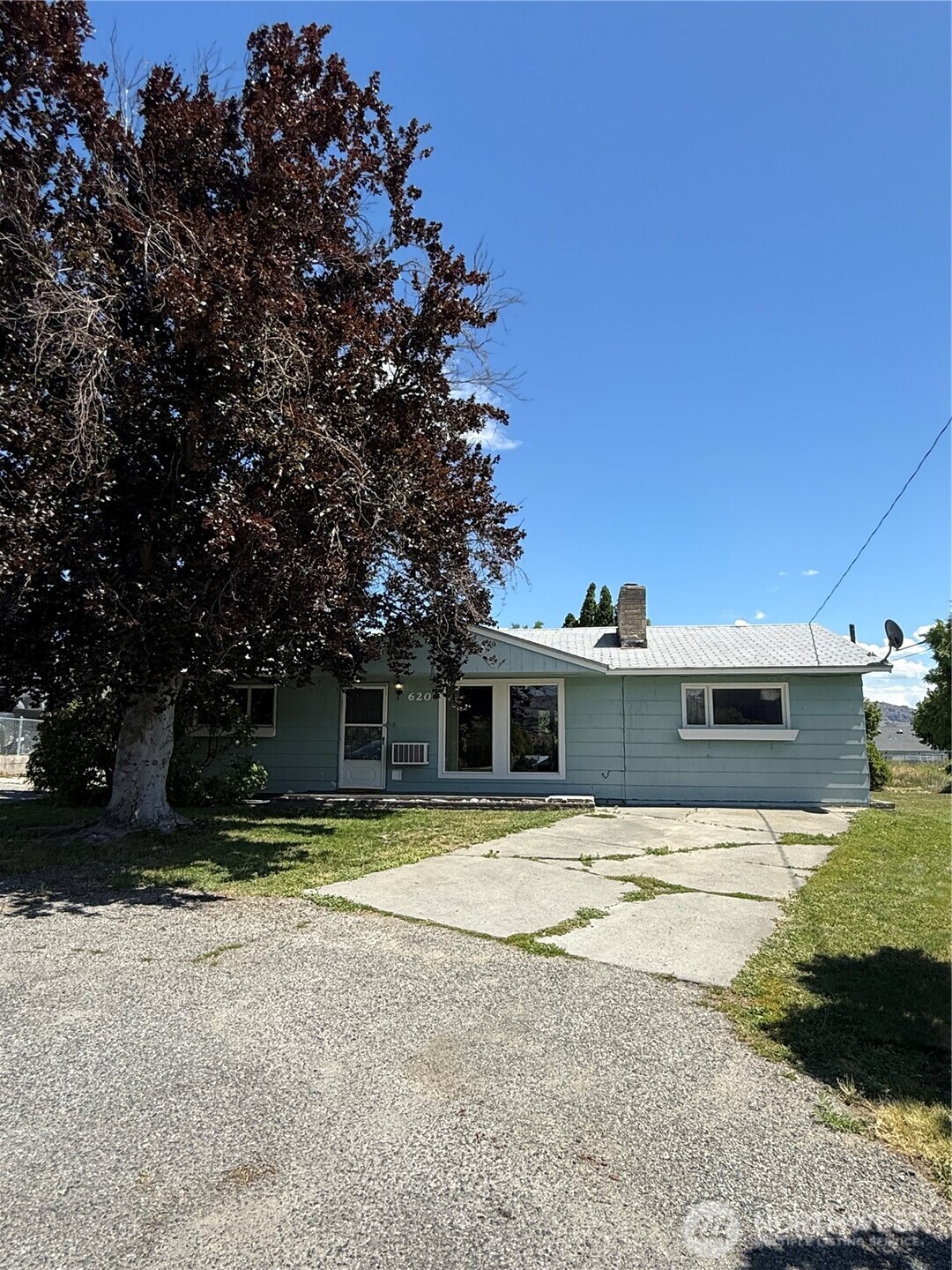620 Skyview Drive Property Photo 2
