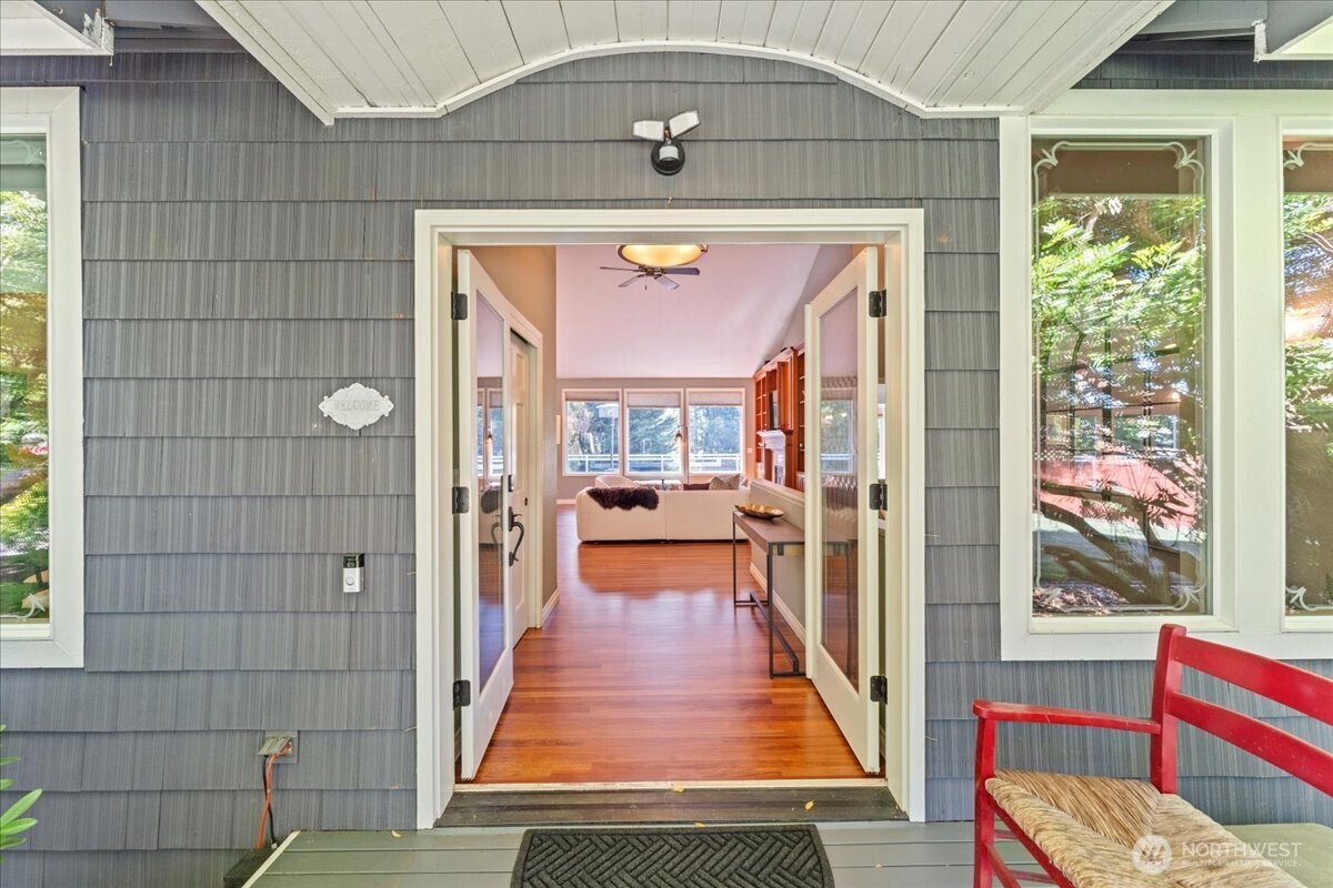 3324 Deer Island Drive Property Photo 4