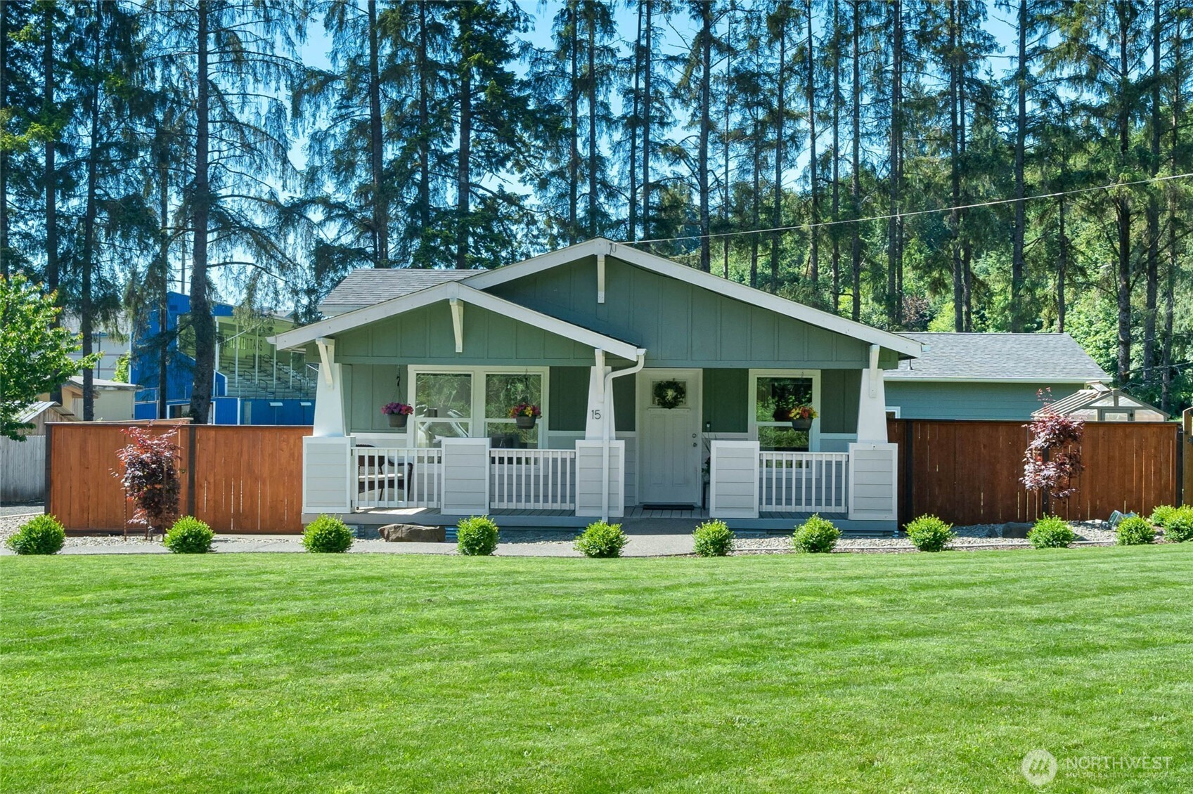 15 Maple Leaf Street Property Photo 1