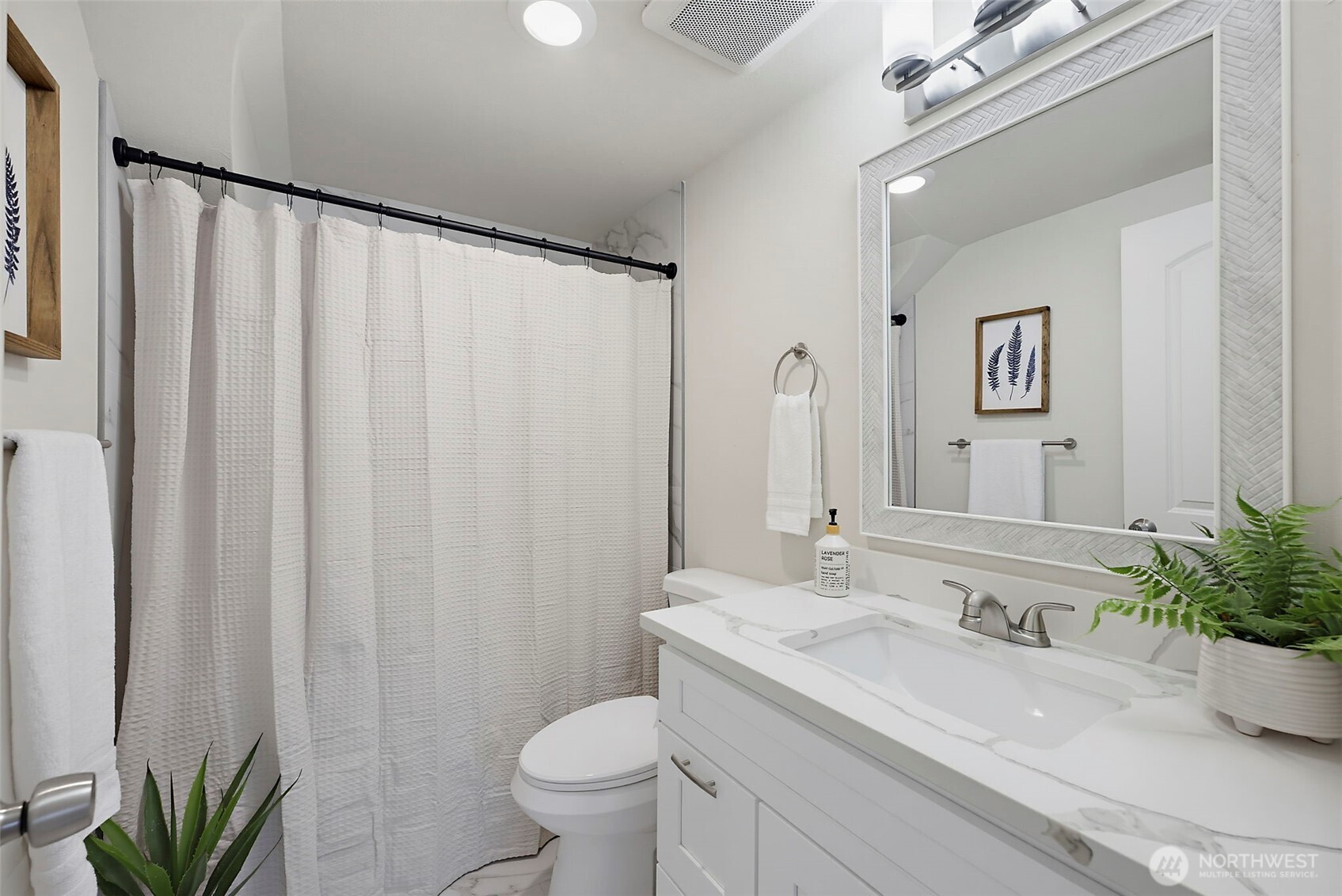 1118 Thompson Street Property Photo 23