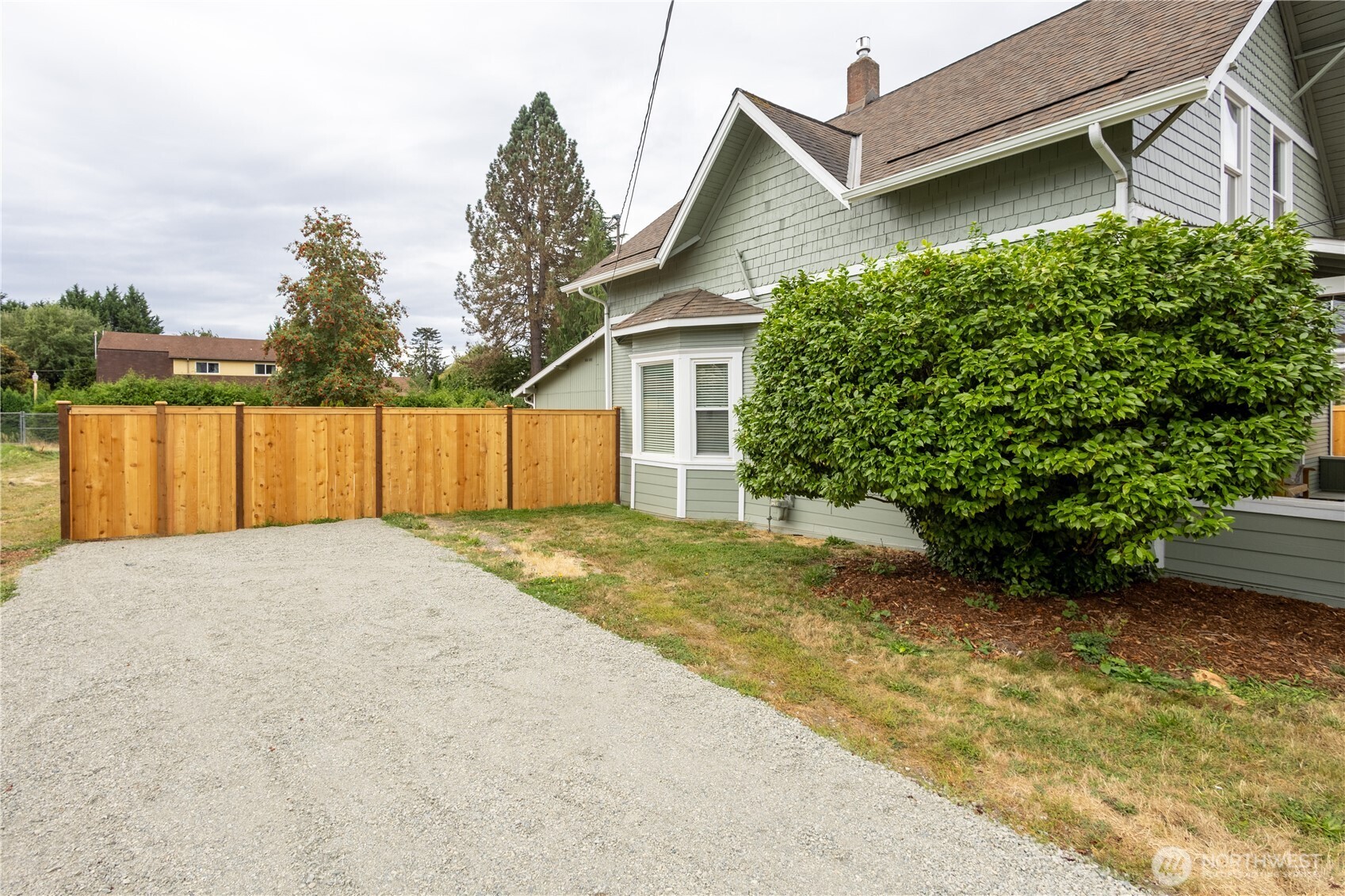 1118 Thompson Street Property Photo 34