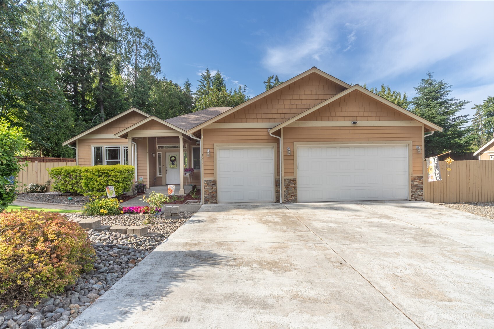 4000 Ne Breakwater Court Property Photo 2