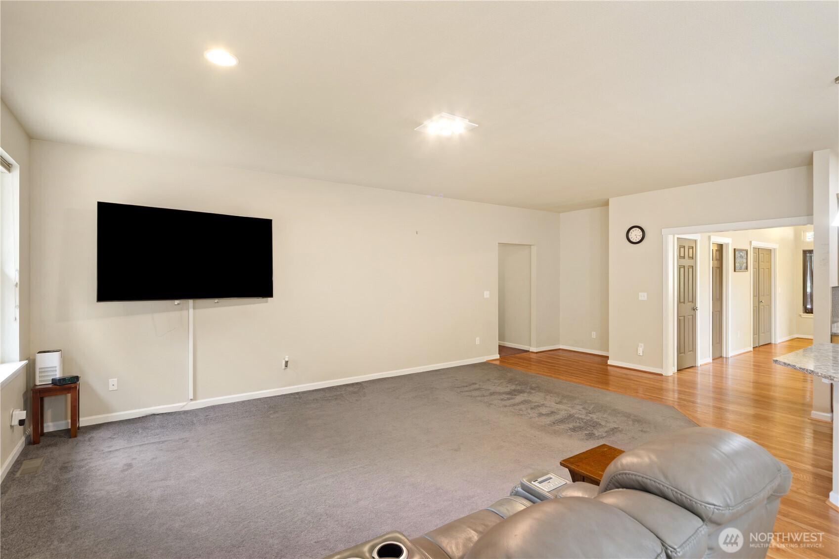 4000 Ne Breakwater Court Property Photo 12