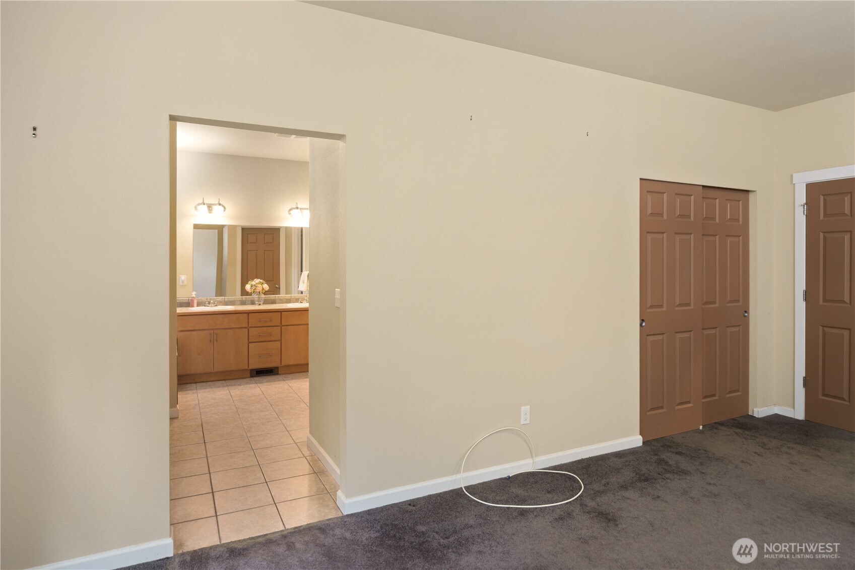 4000 Ne Breakwater Court Property Photo 19