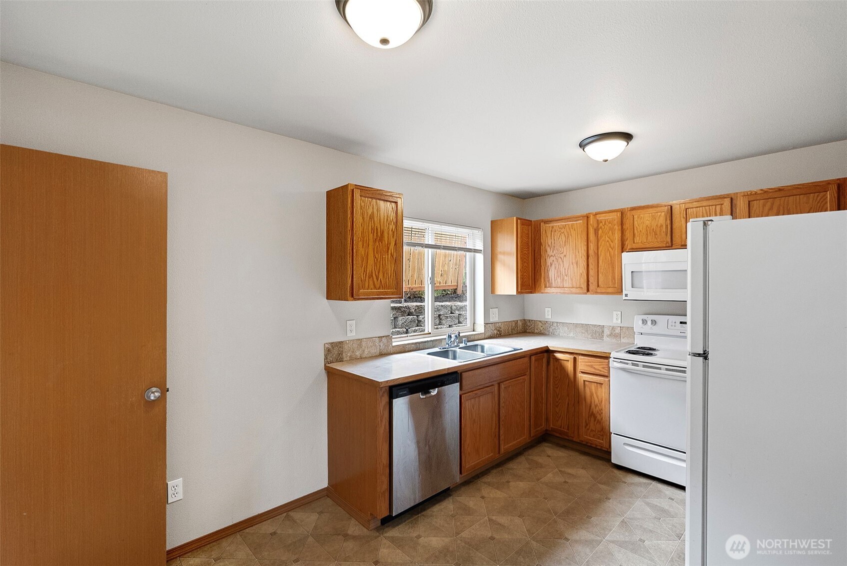 4909 Bowwood Circle Property Photo 8