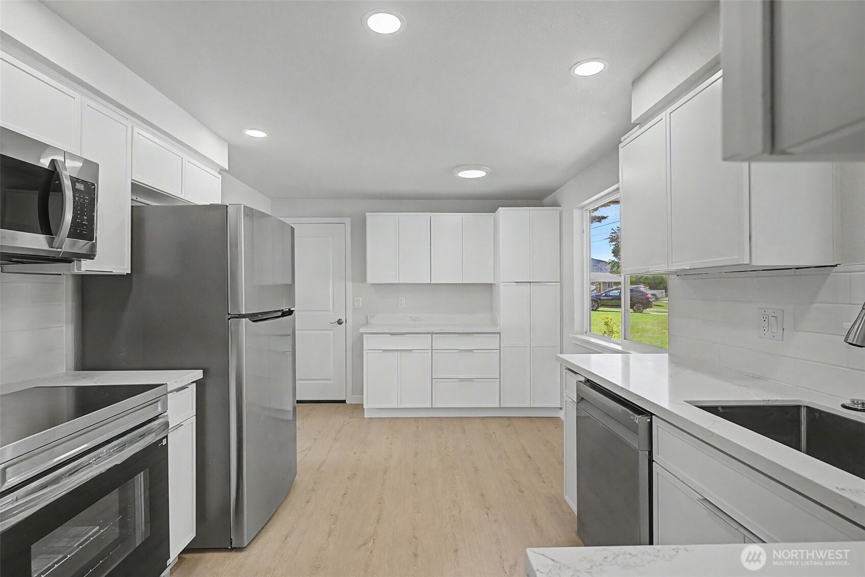 1011 Calkin Place Property Photo 6