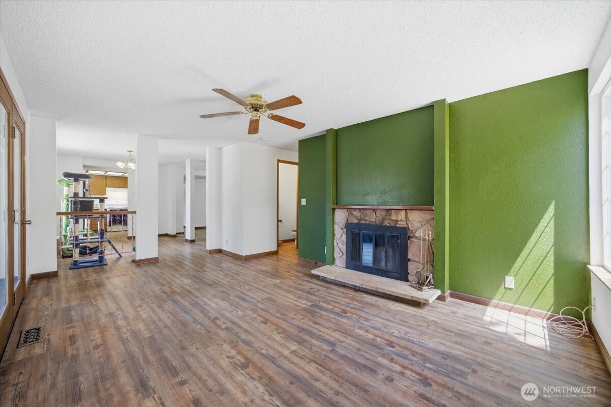 1516 S Olympia Place Property Photo 5