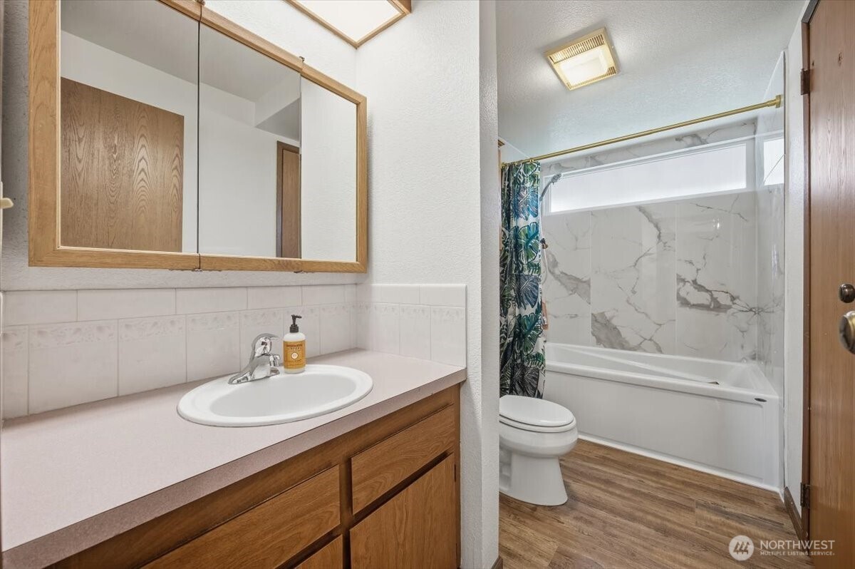 1516 S Olympia Place Property Photo 6