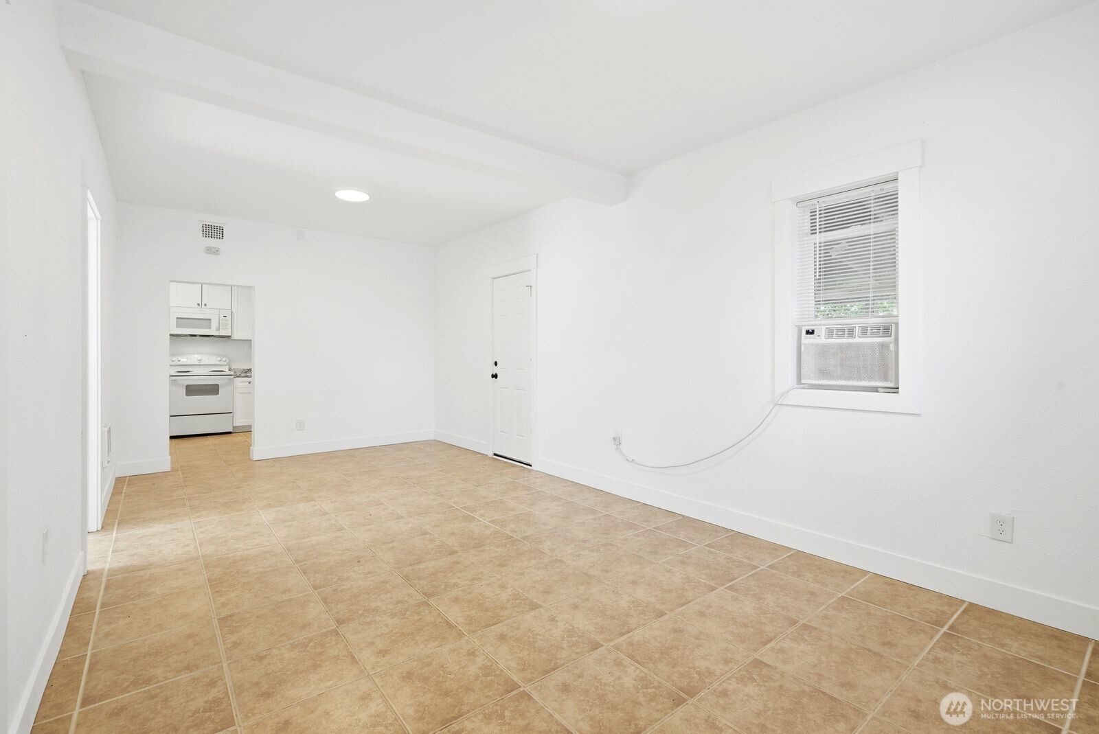 904 E La Salle Street Property Photo 4