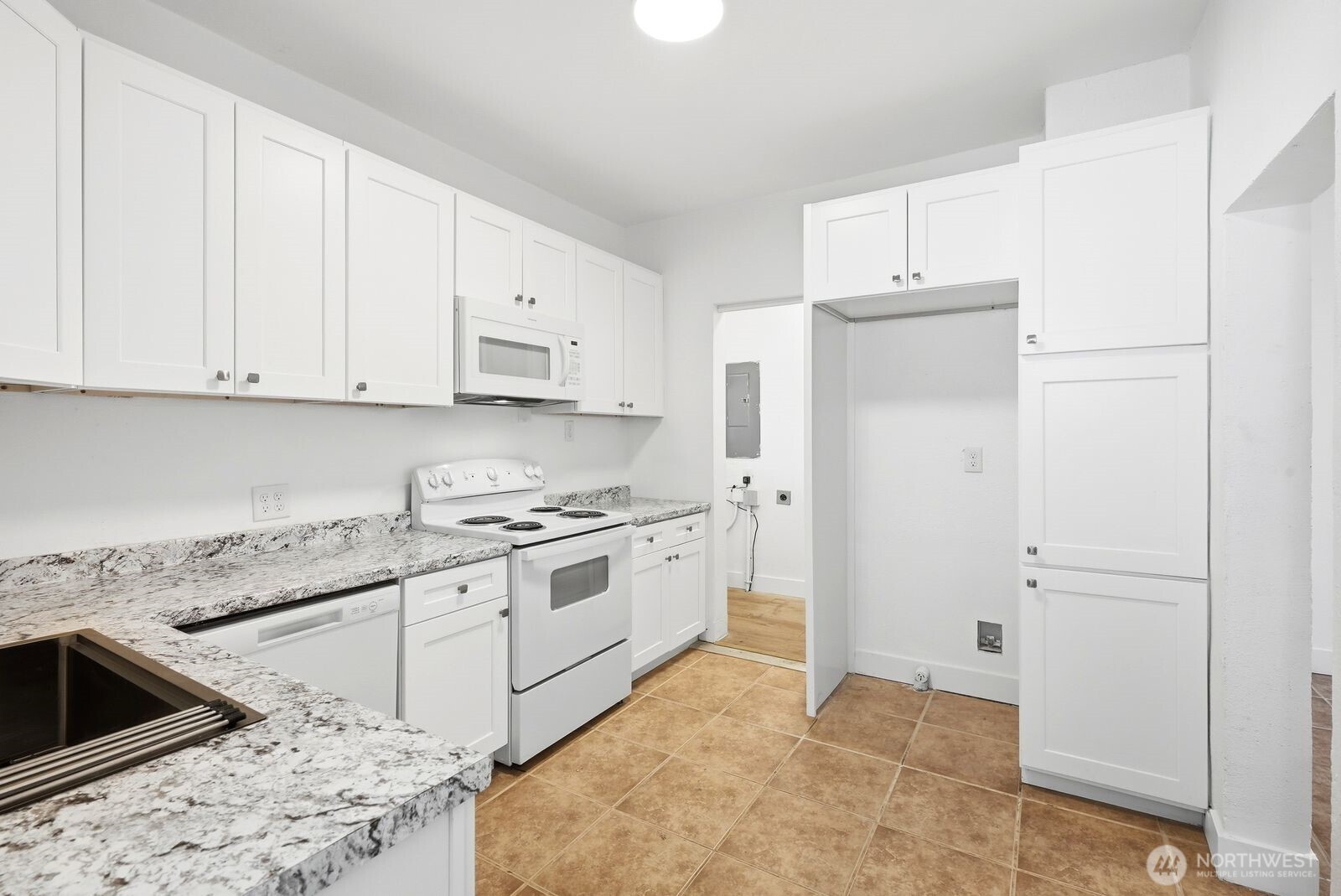 904 E La Salle Street Property Photo 10