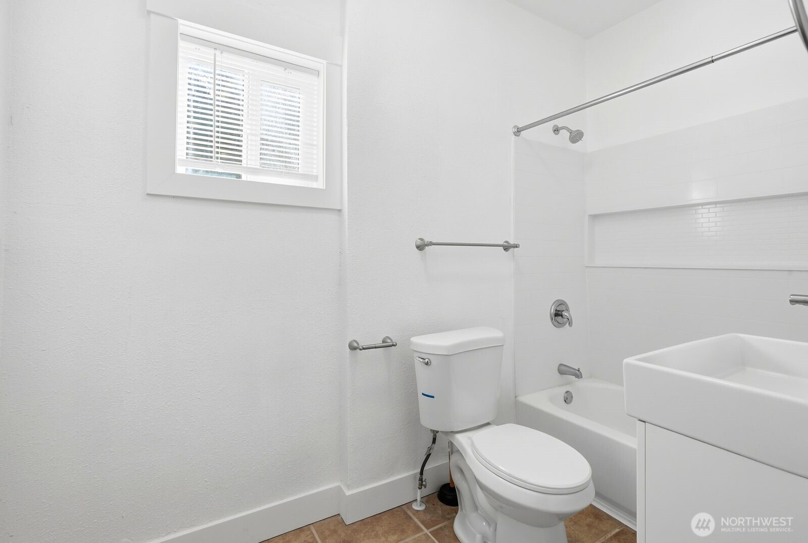 904 E La Salle Street Property Photo 13