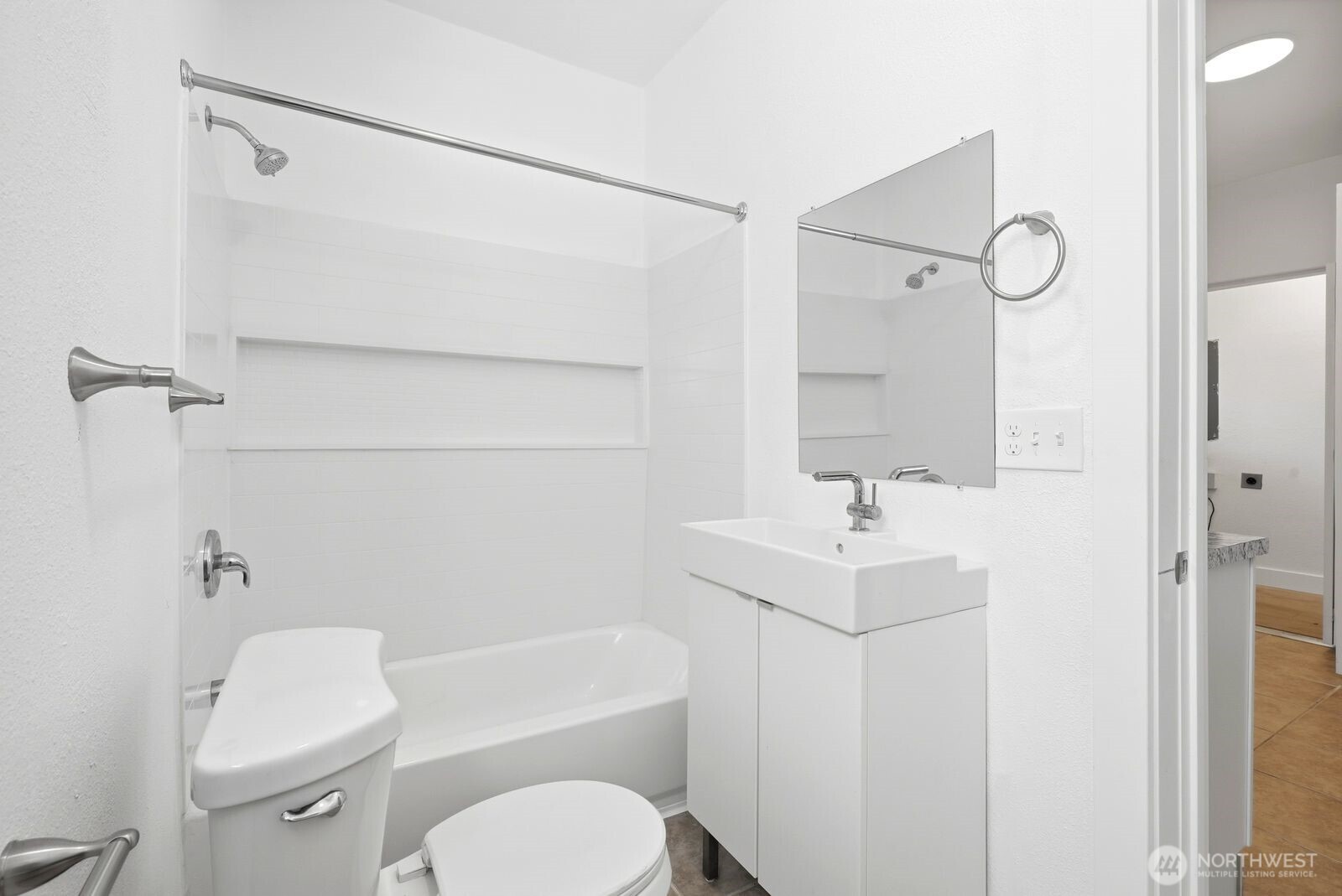 904 E La Salle Street Property Photo 14