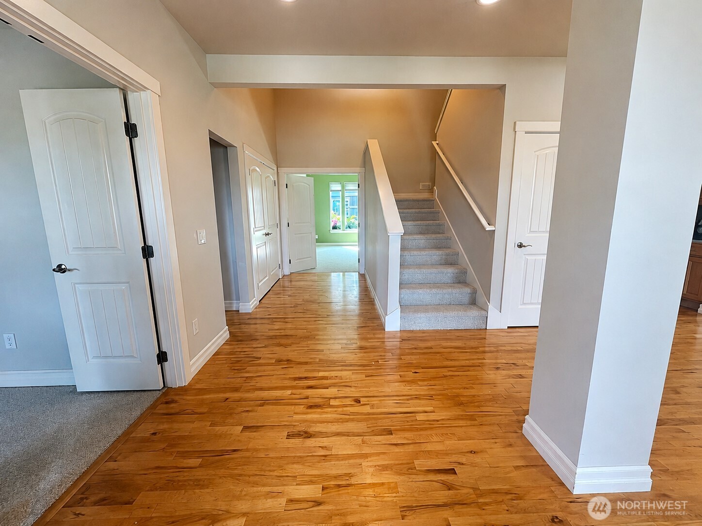 875 N Park Street Property Photo 4