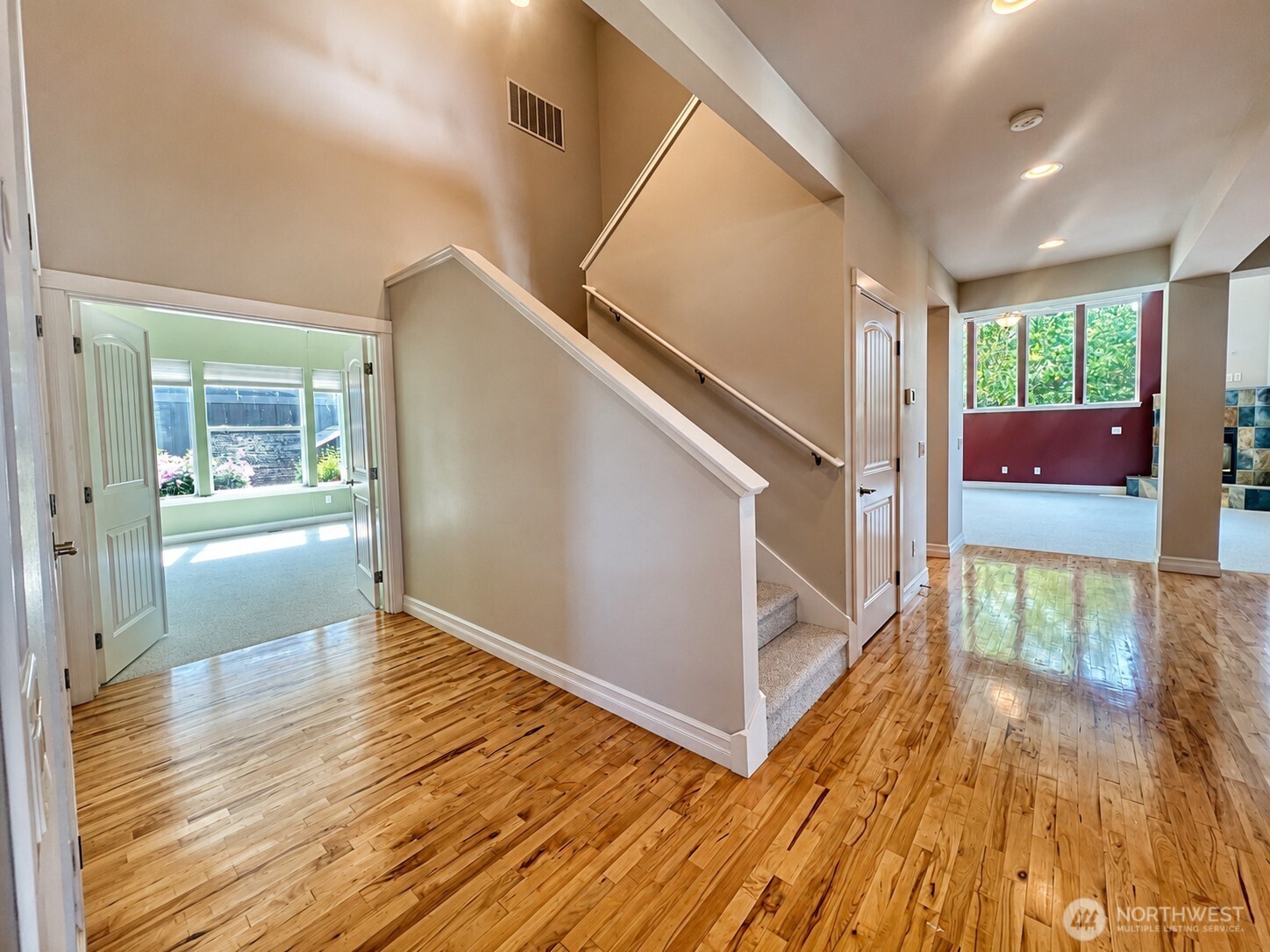 875 N Park Street Property Photo 6