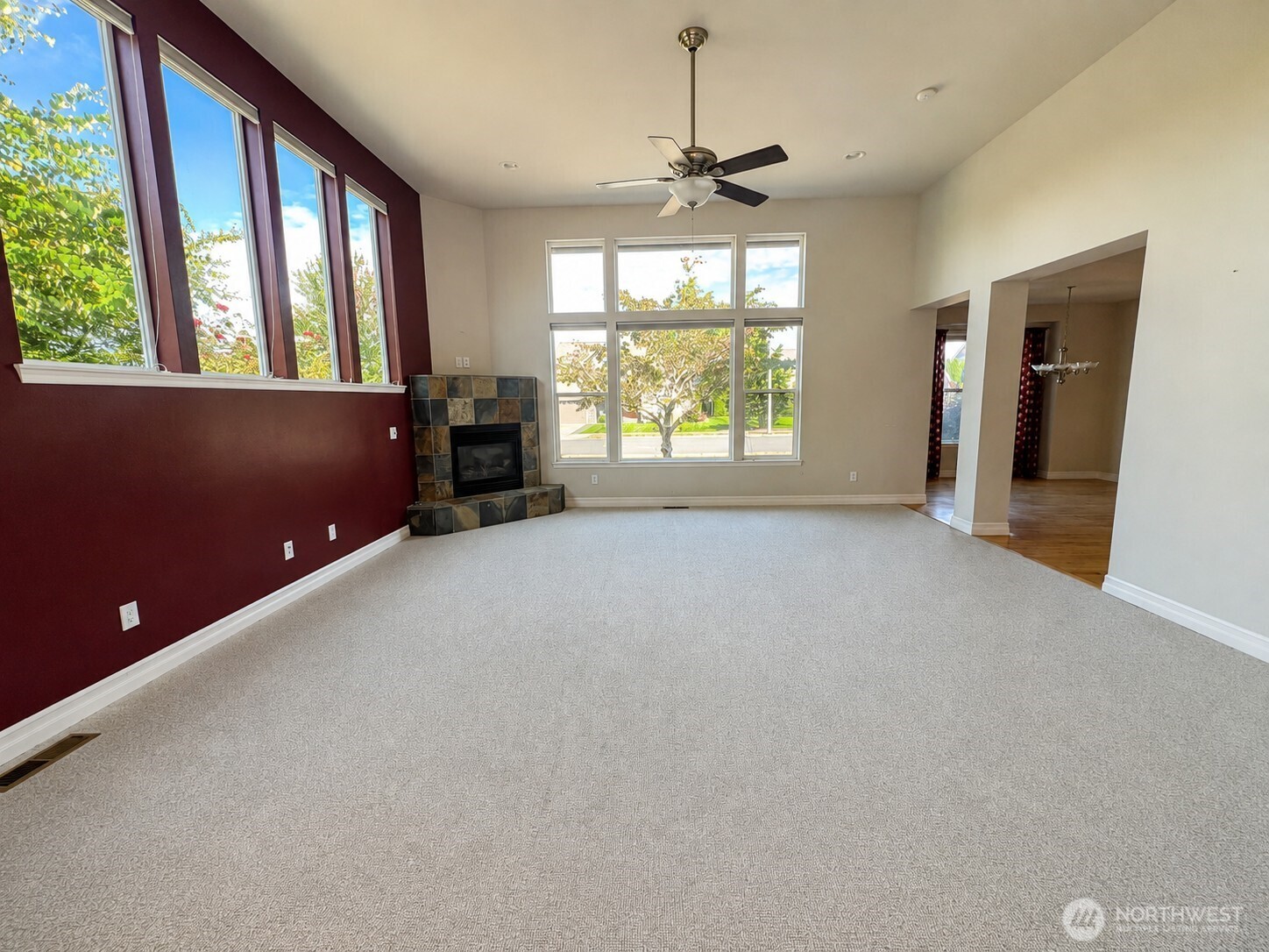 875 N Park Street Property Photo 11