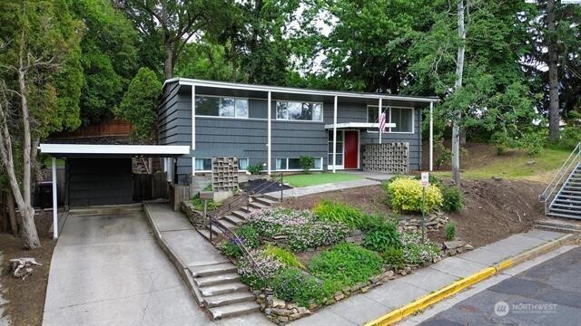 1000 Ne Duncan Lane Property Photo 2