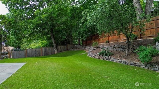1000 Ne Duncan Lane Property Photo 23