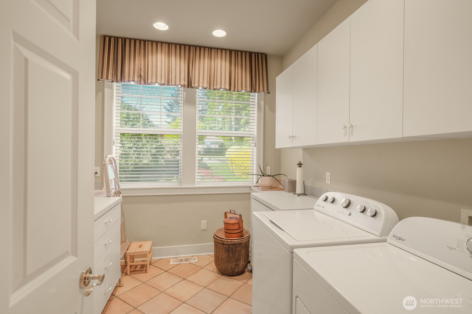 211 Alderwood Drive Property Photo 12