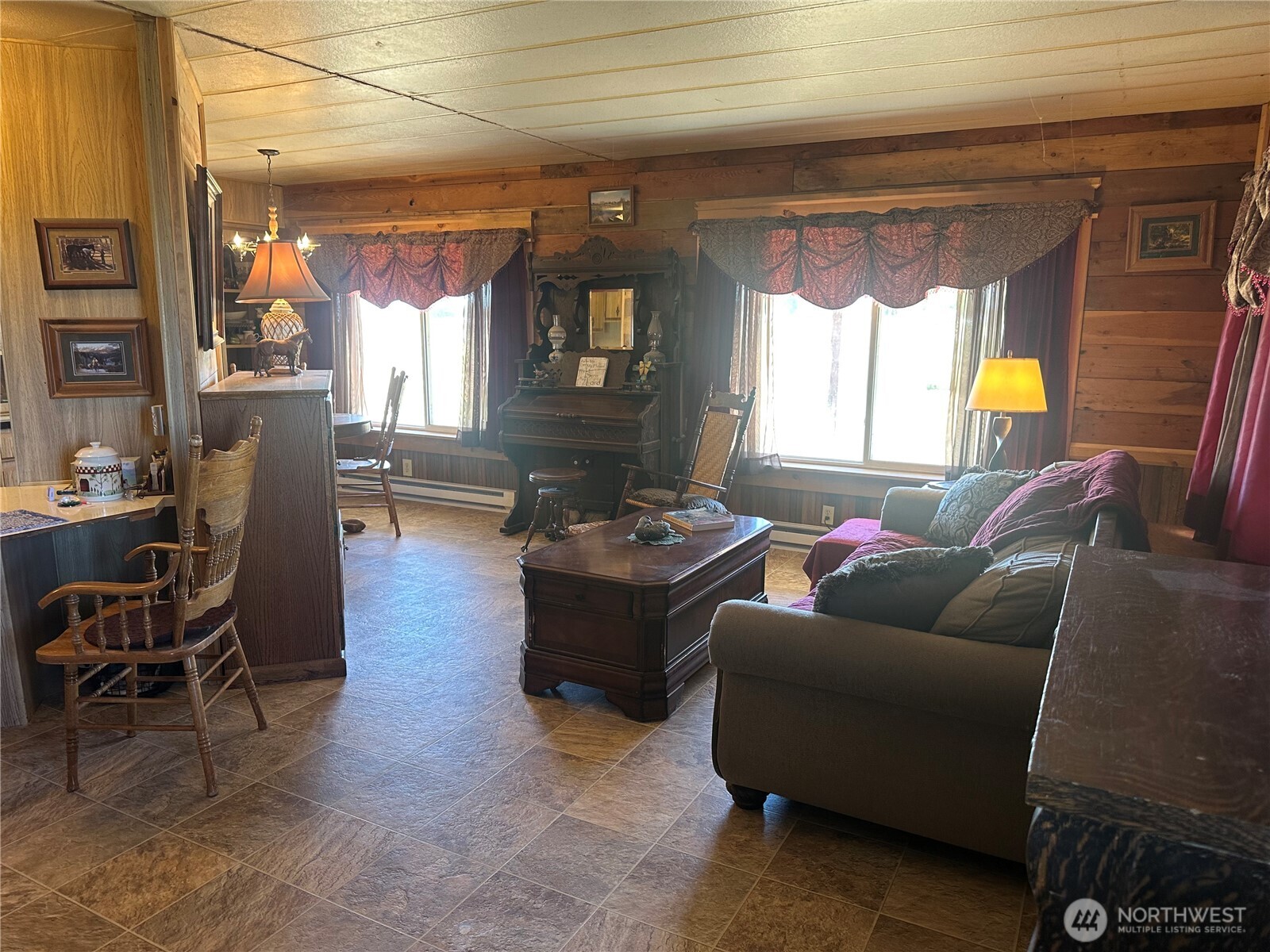 3801 Rd E Ne Property Photo 2