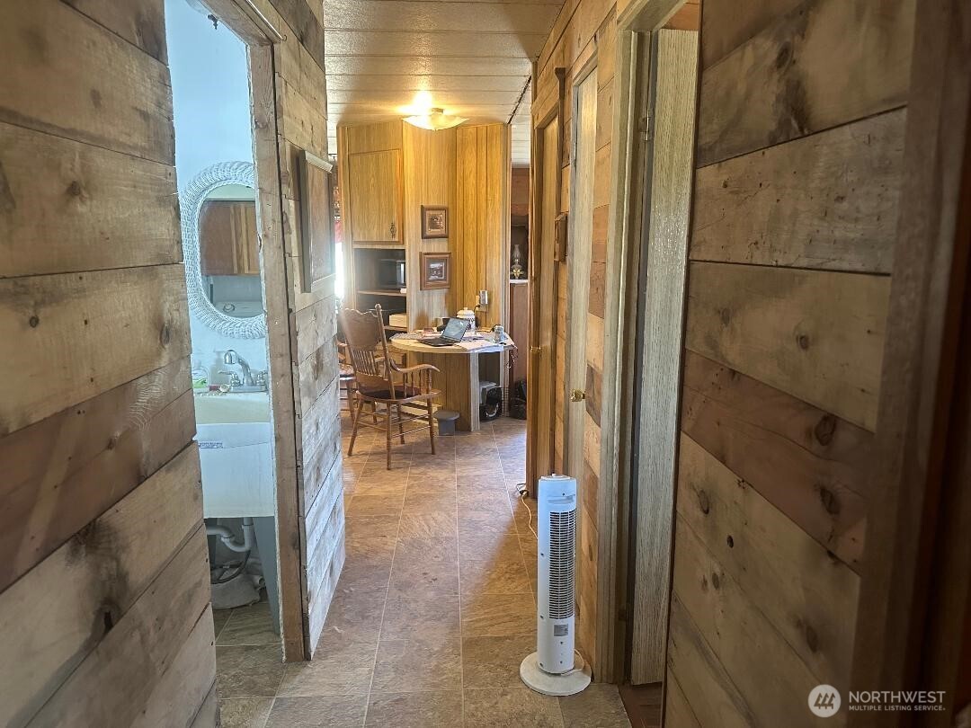 3801 Rd E Ne Property Photo 6