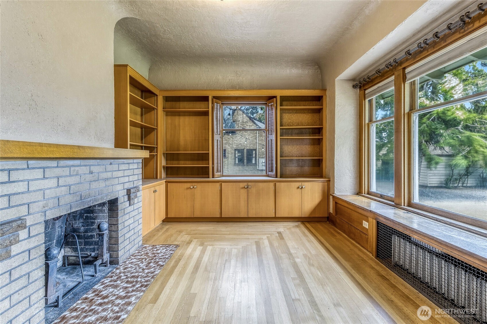 325 Main Street Property Photo 7