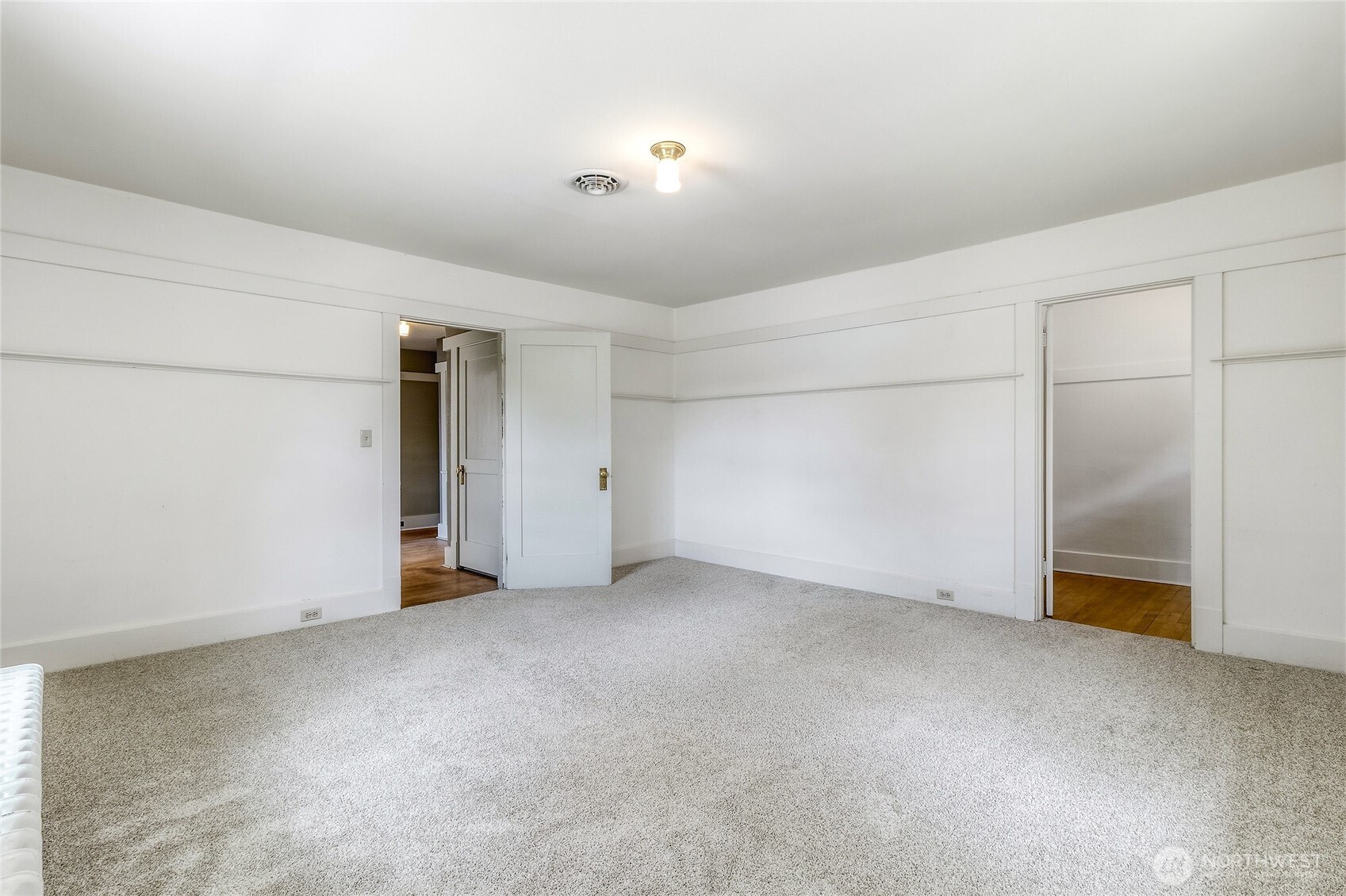 325 Main Street Property Photo 18