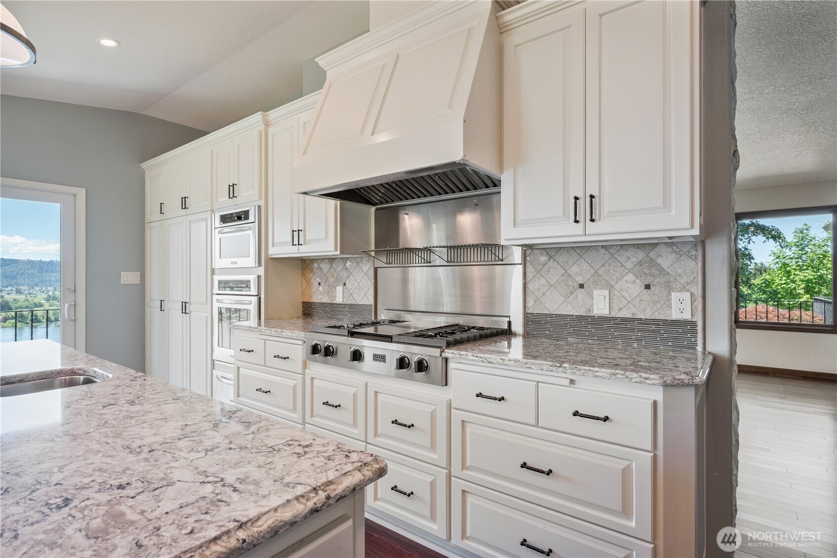 18 Island View Lane Property Photo 8