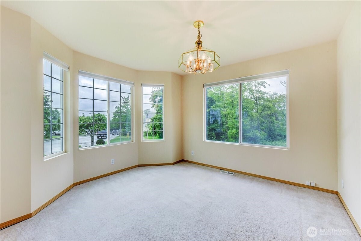 7001 60th Place Property Photo 6