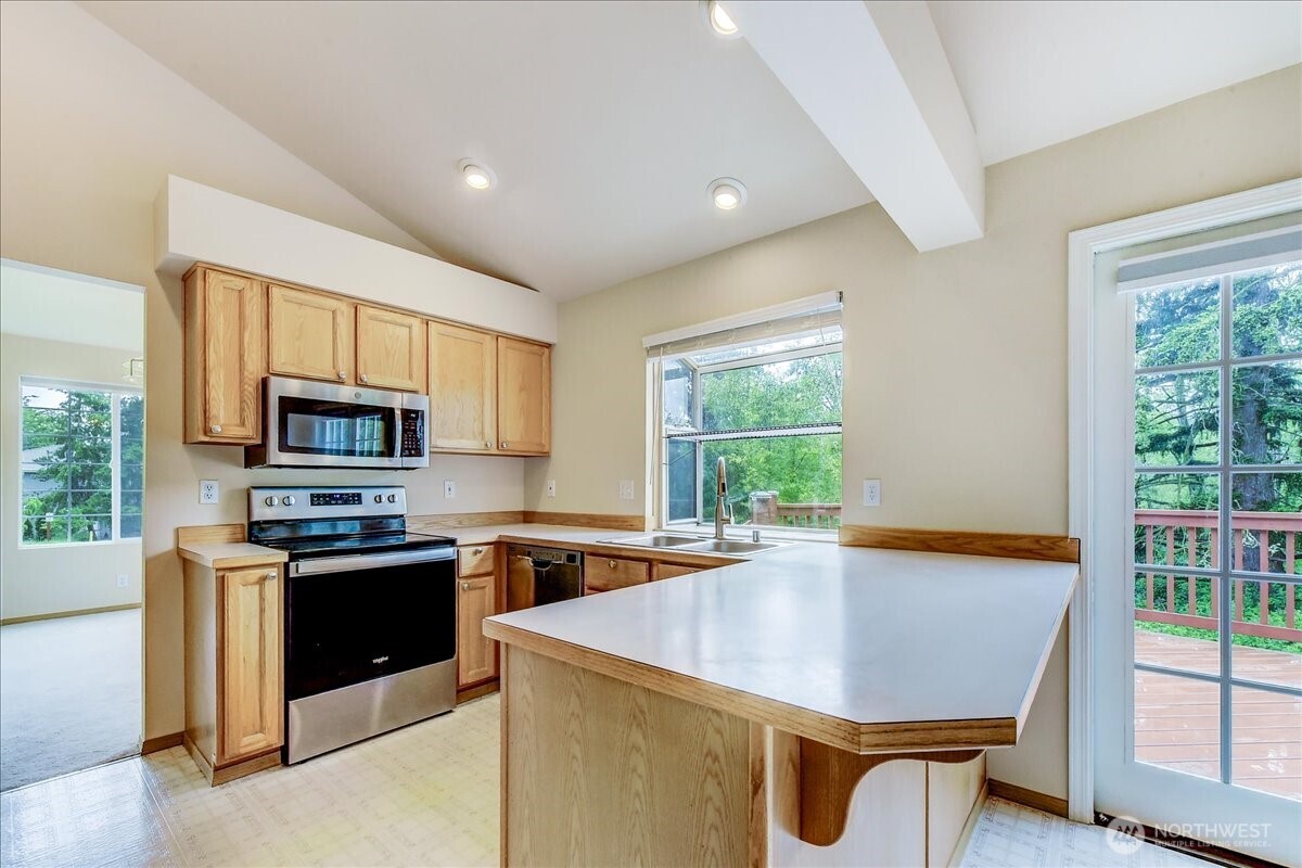 7001 60th Place Property Photo 7