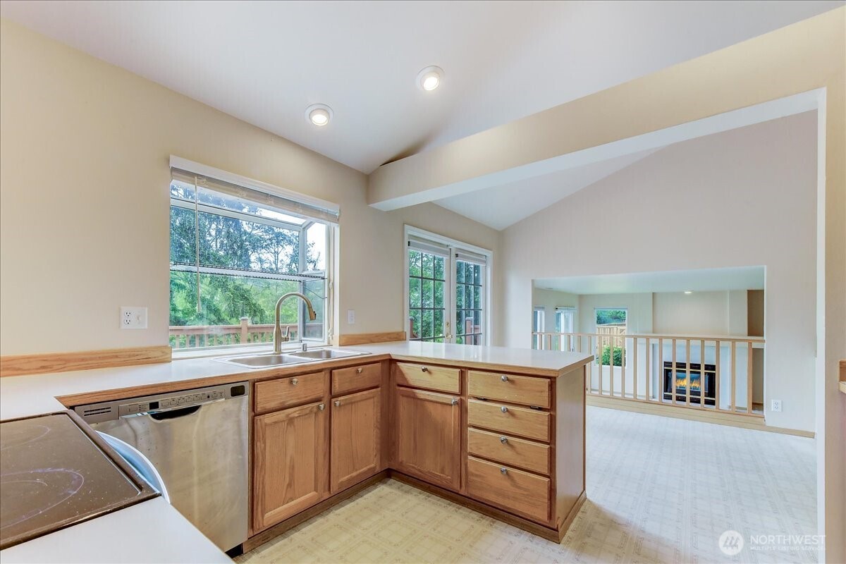 7001 60th Place Property Photo 8