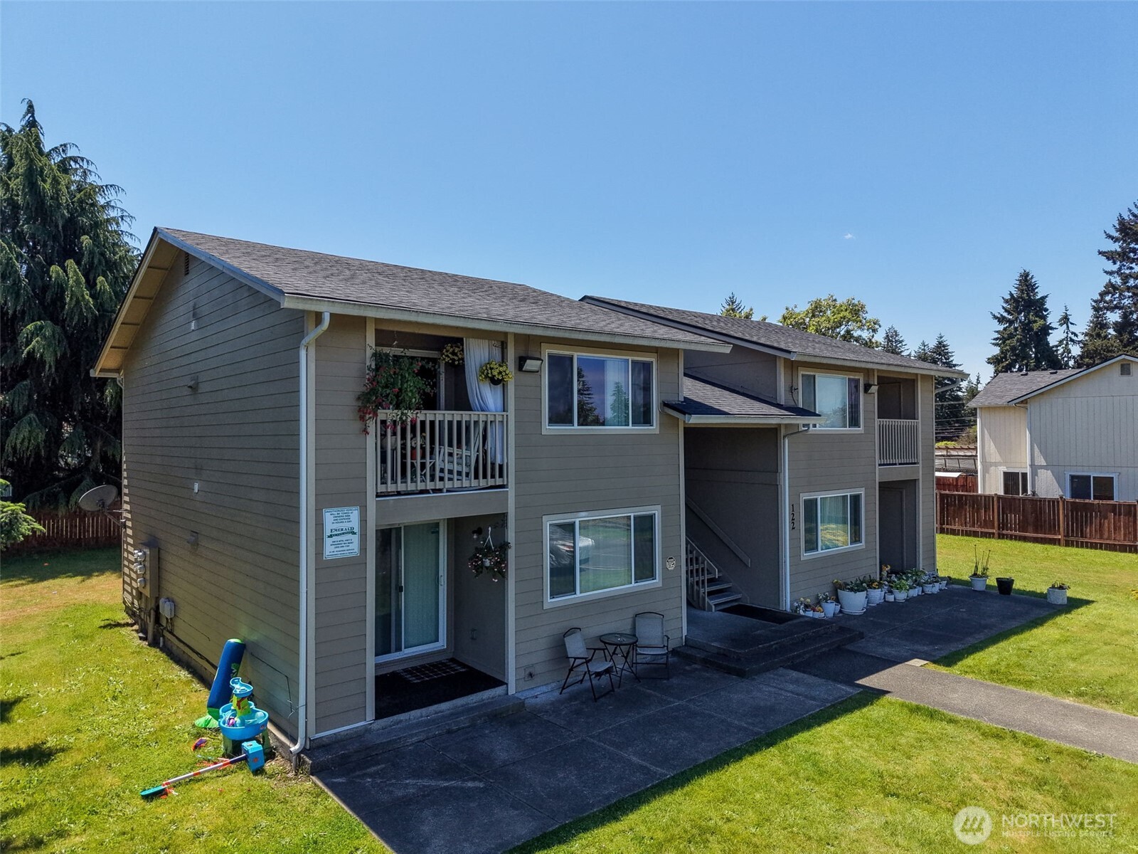 122 169th Street Property Photo 4
