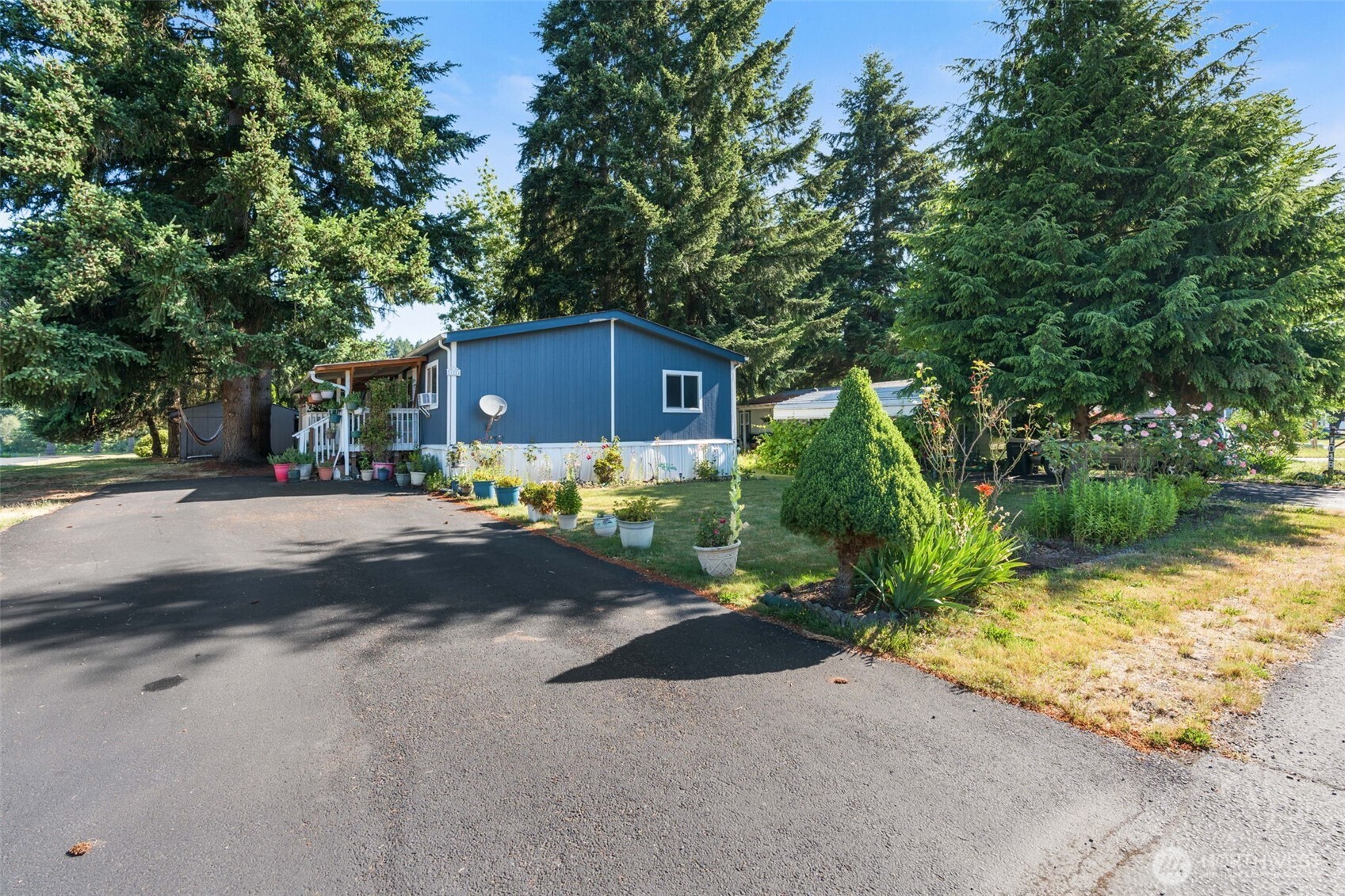 1024 Lincoln Avenue Property Photo 3