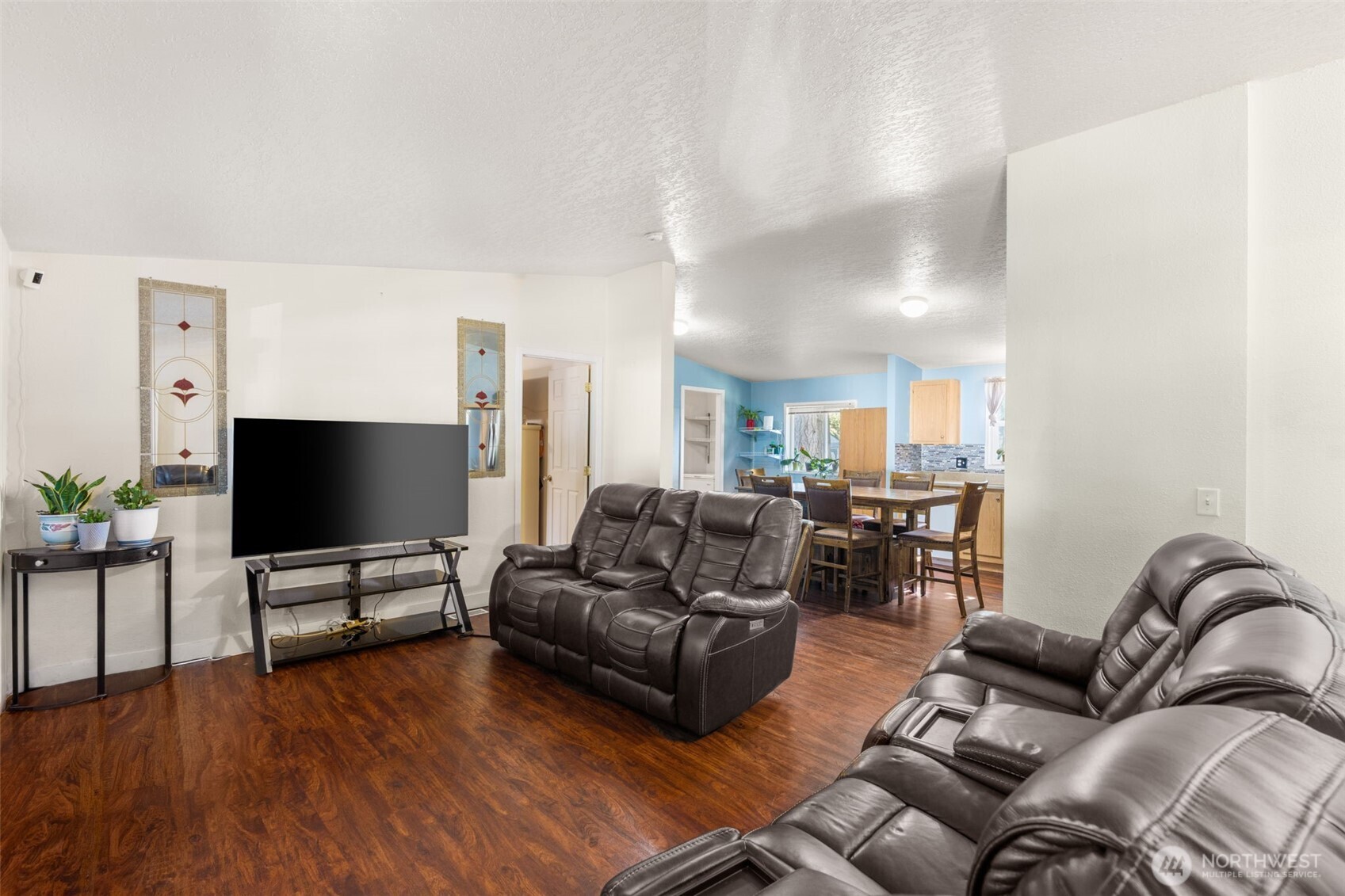 1024 Lincoln Avenue Property Photo 6