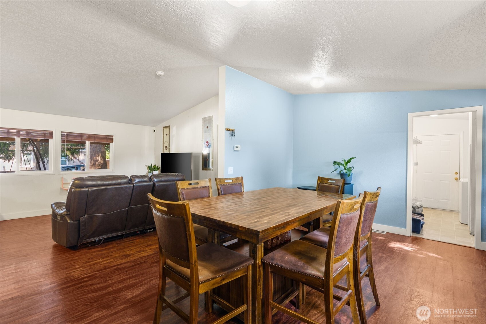 1024 Lincoln Avenue Property Photo 8