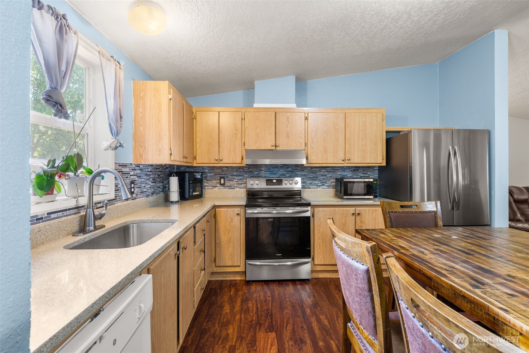 1024 Lincoln Avenue Property Photo 11