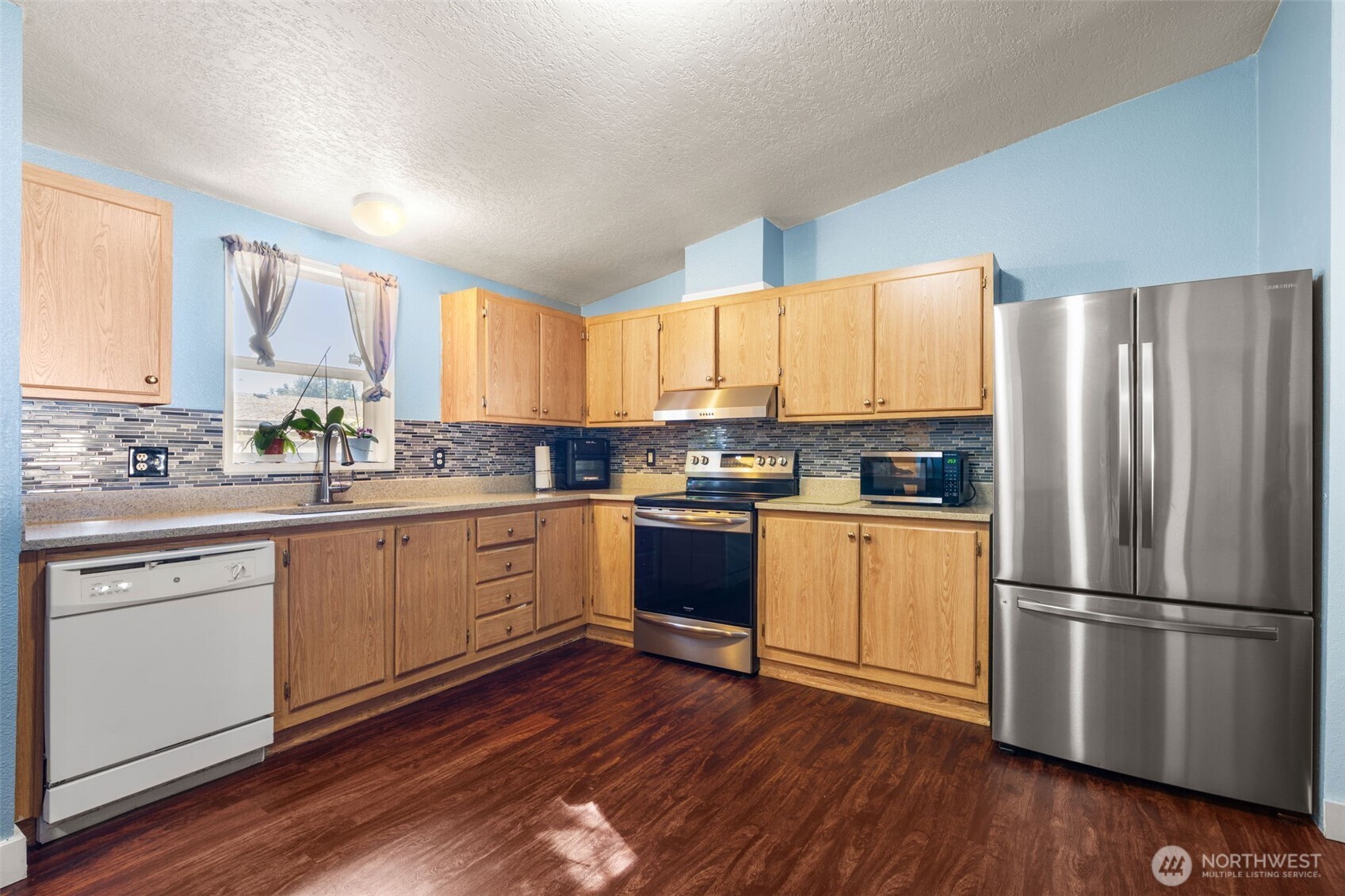 1024 Lincoln Avenue Property Photo 12