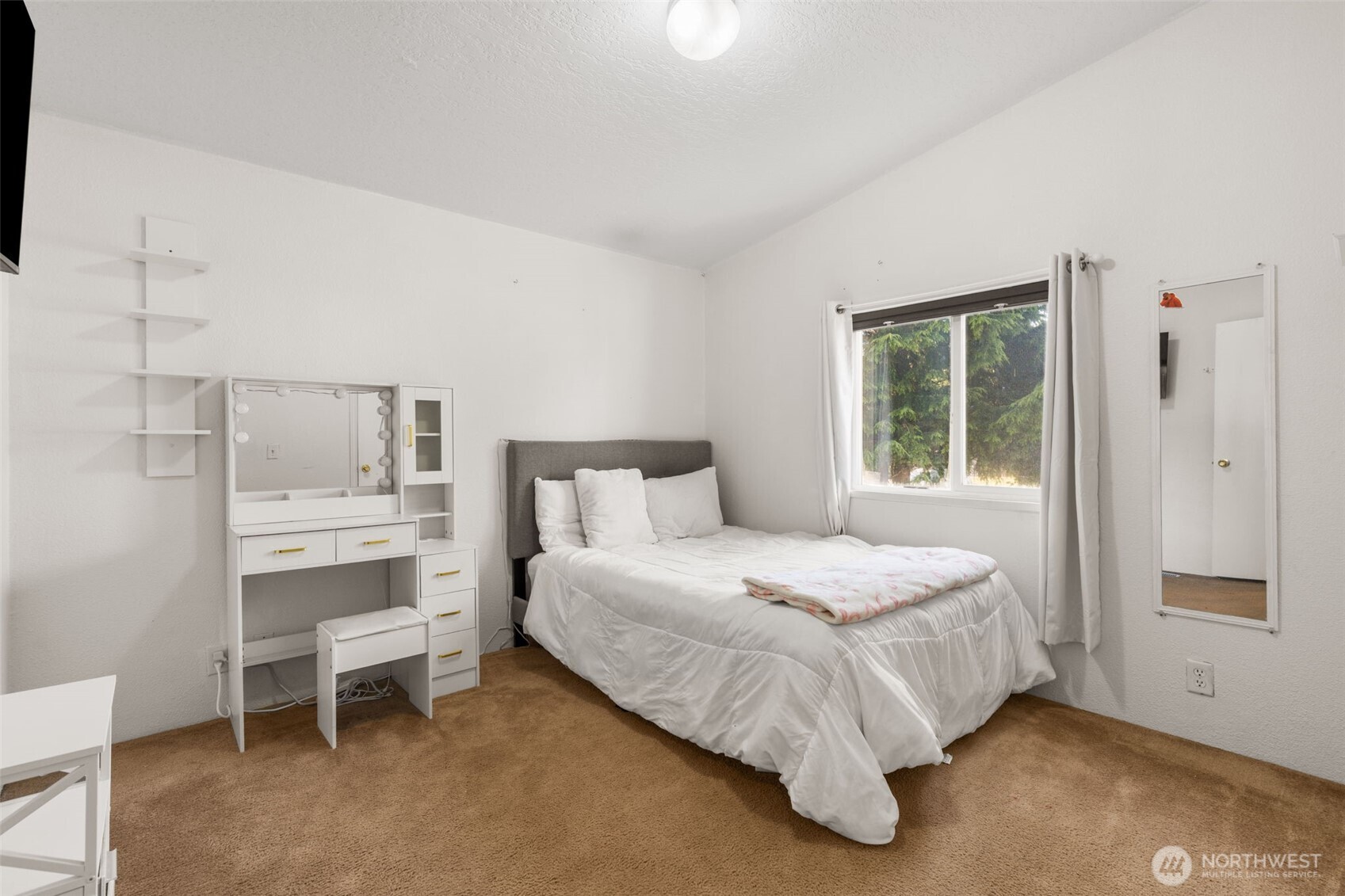 1024 Lincoln Avenue Property Photo 14