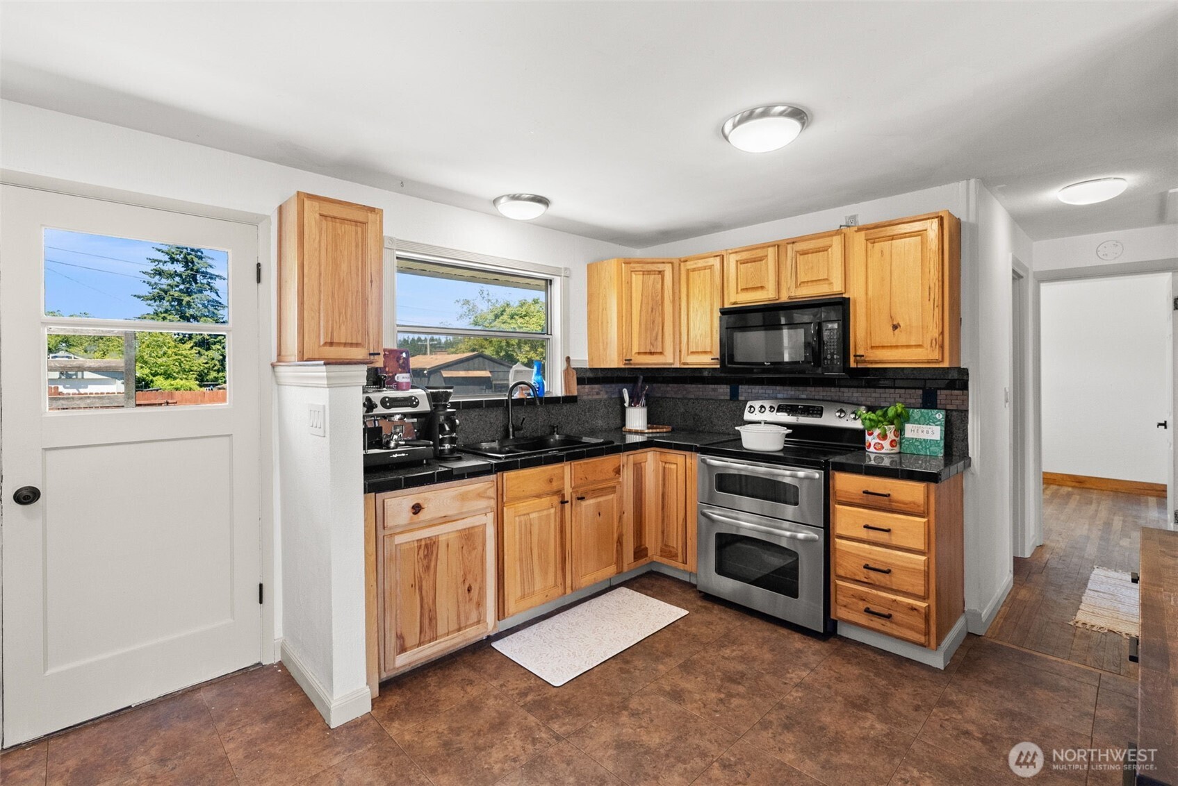 2710 Holman Street Property Photo 6