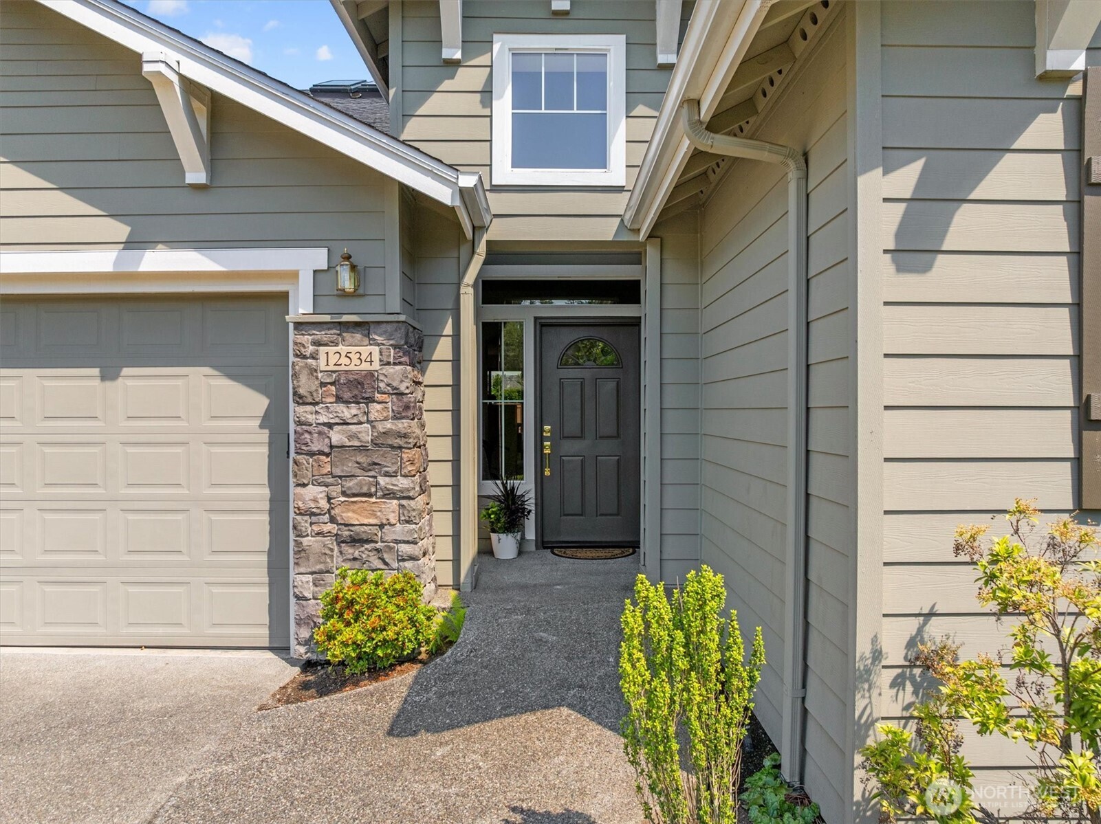 12534 230th Place Property Photo 5