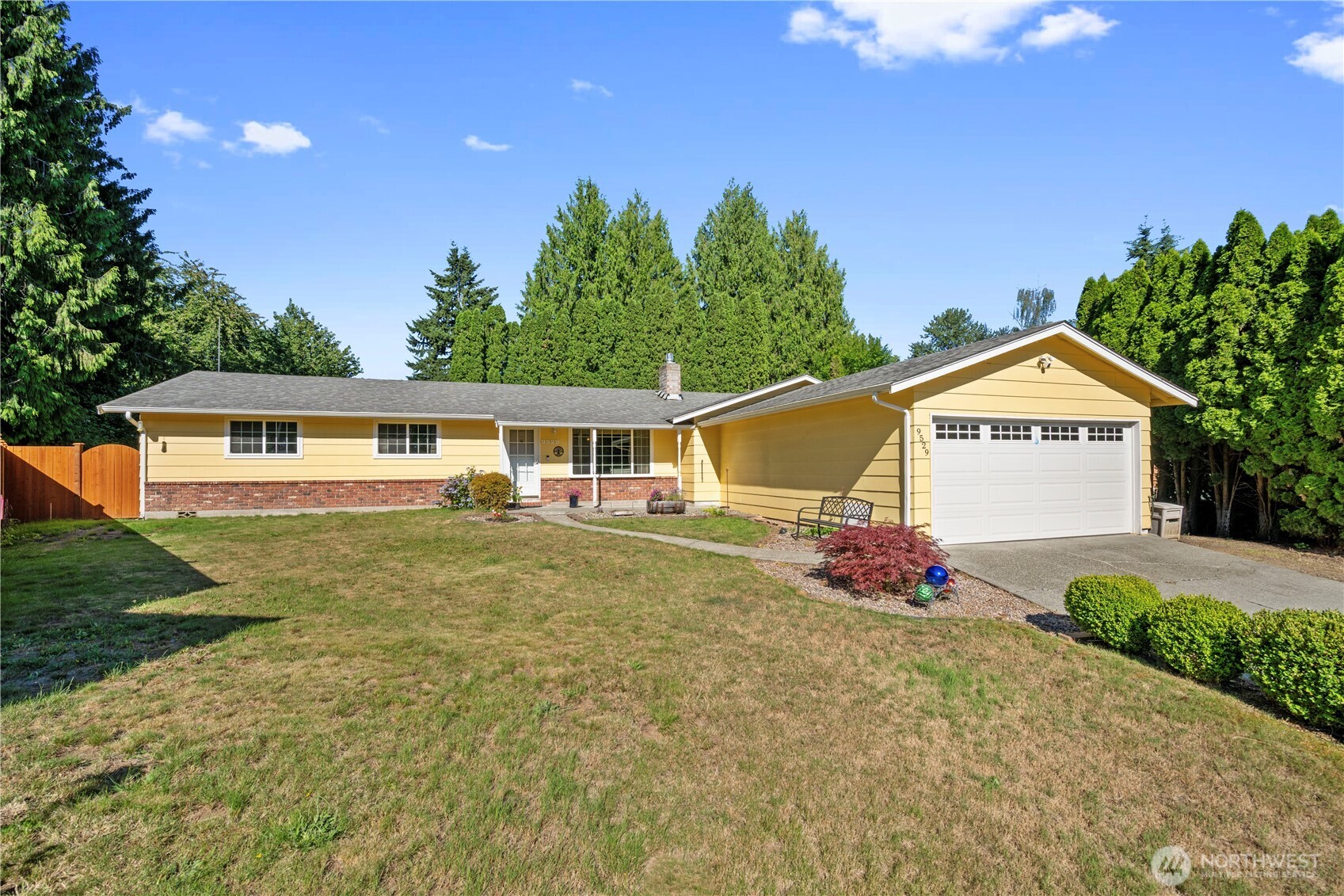 9529 62nd Dr Property Photo 1