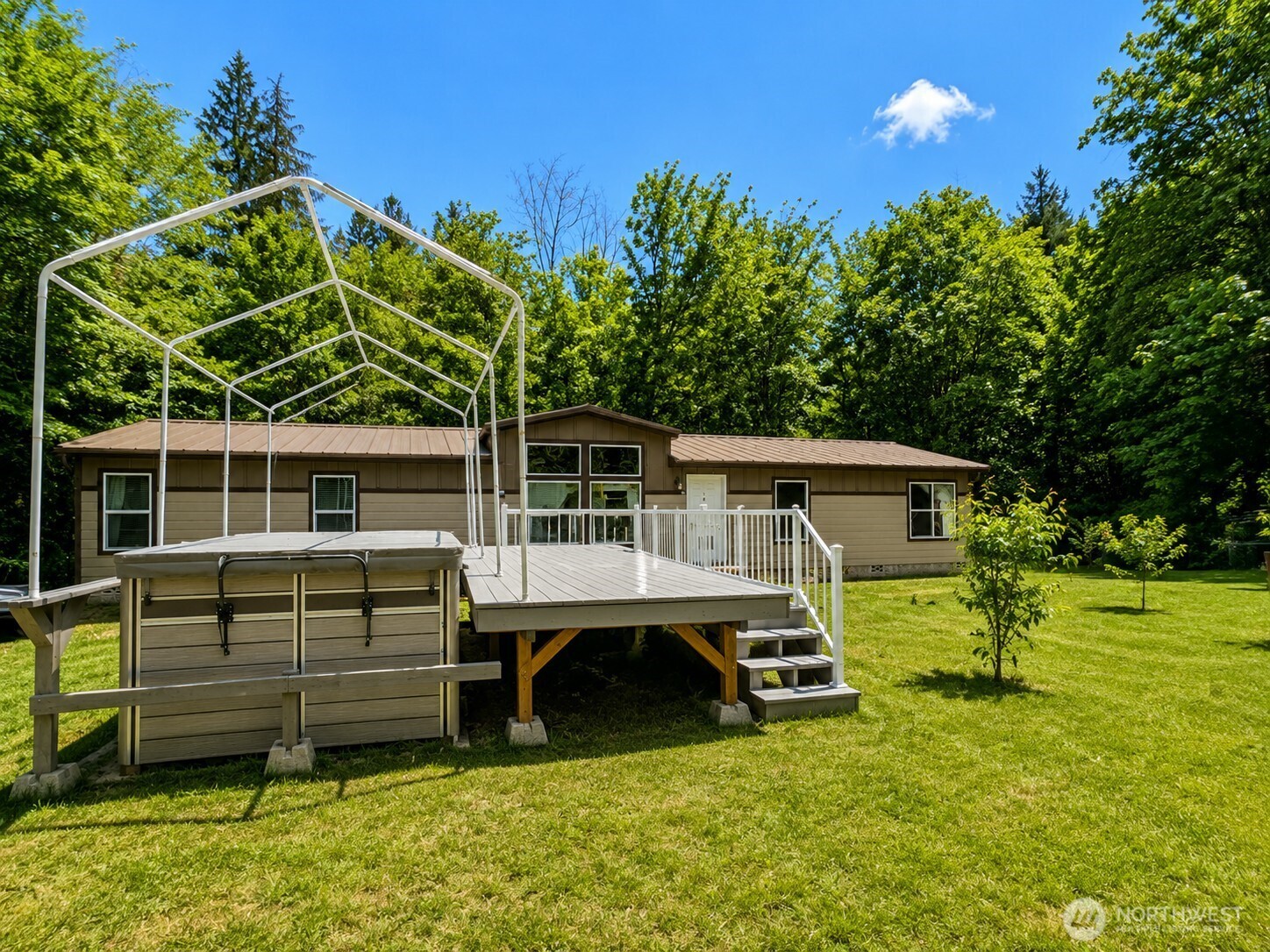 1611 E North Bay Road Property Photo 5